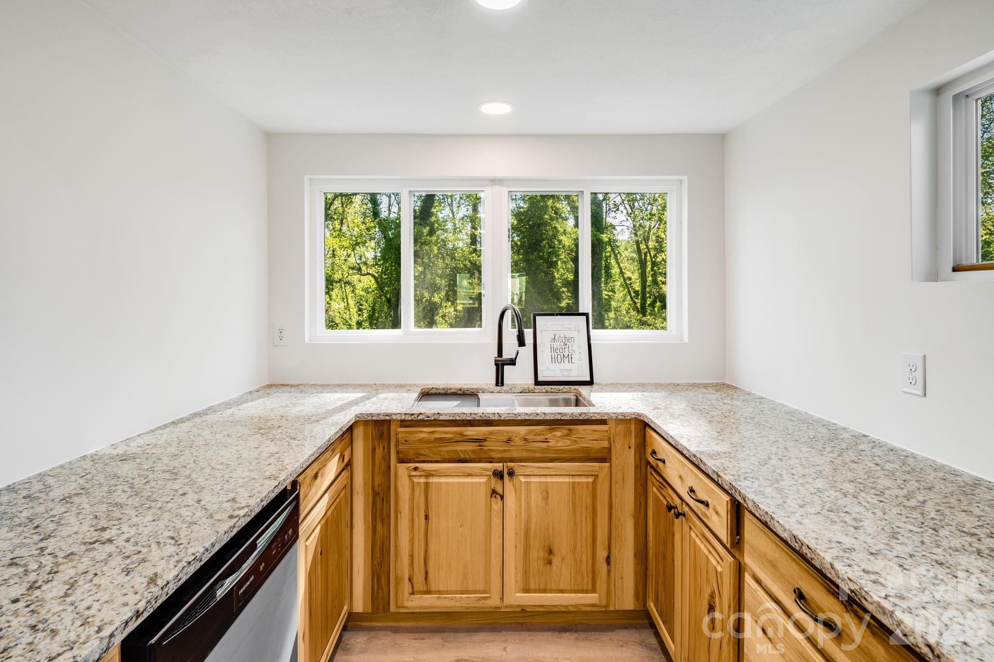 21 Oak Hill Drive — Asheville