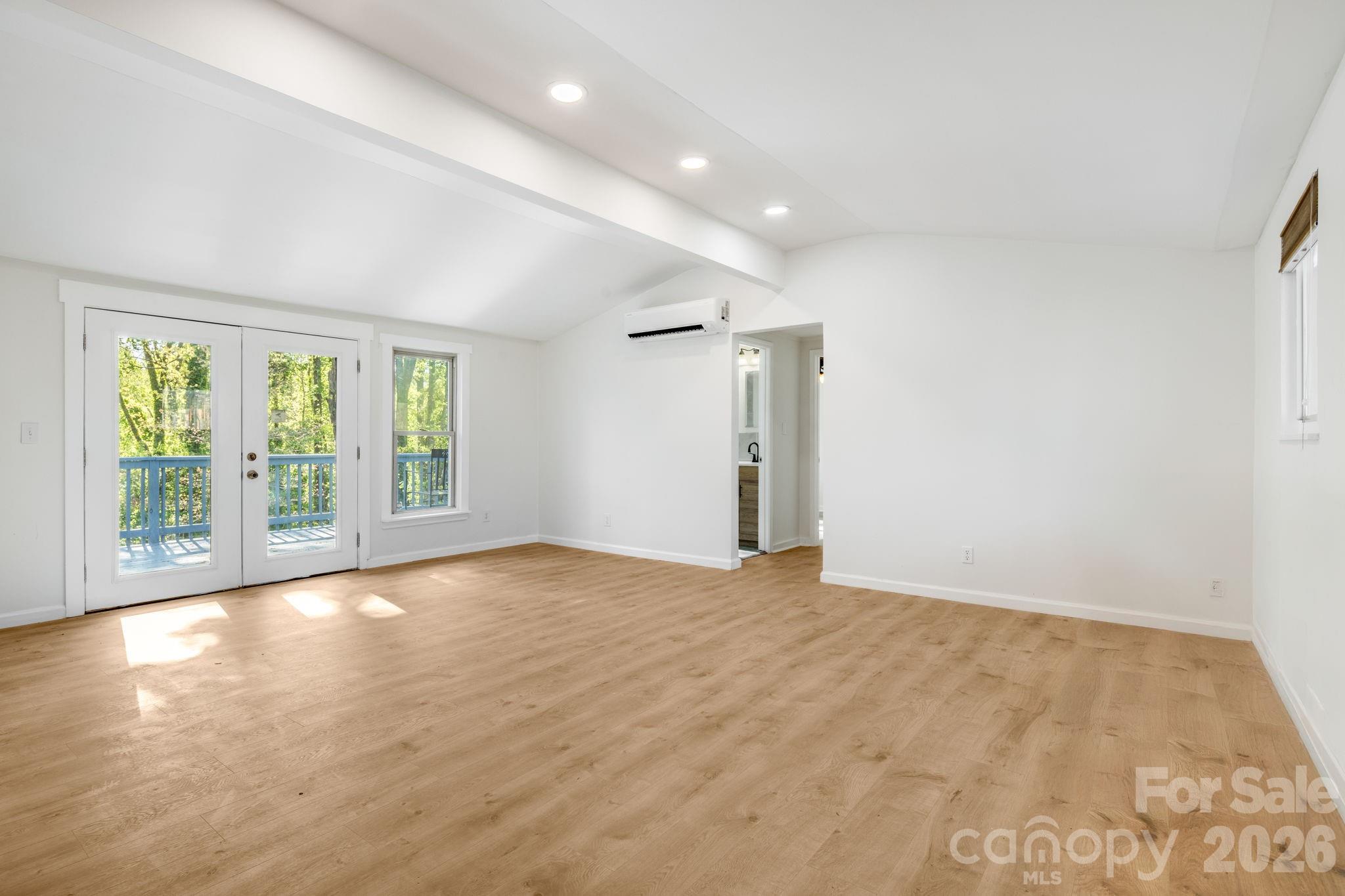 21 Oak Hill Drive — Asheville