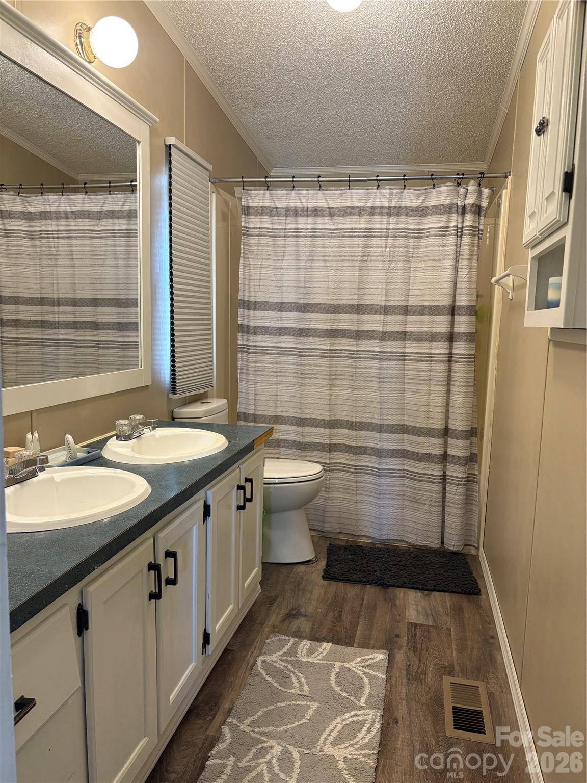 5507 Sandy Creek Court — Newton