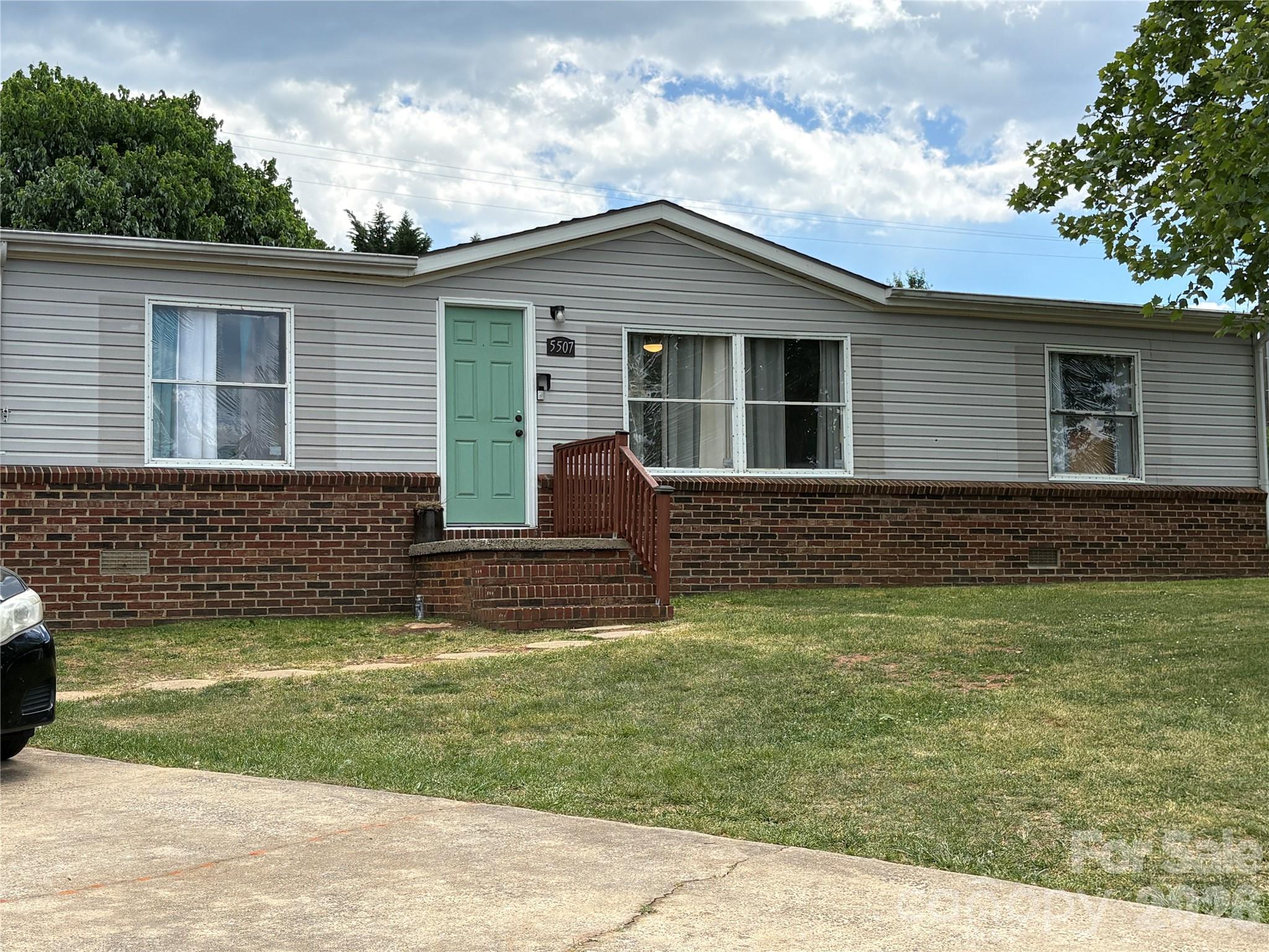 5507 Sandy Creek Court — Newton