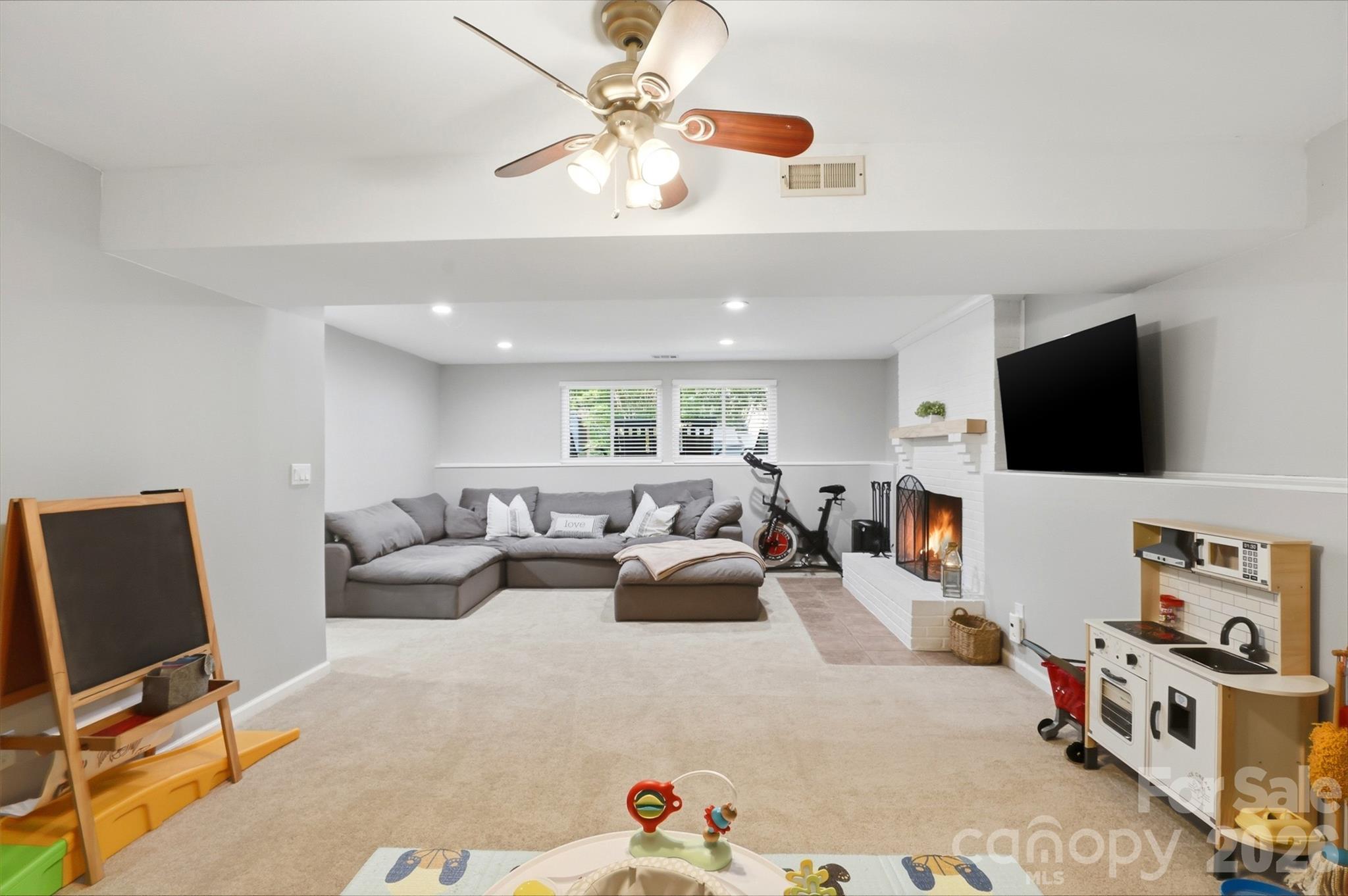 6723 Rollingridge Drive — Charlotte