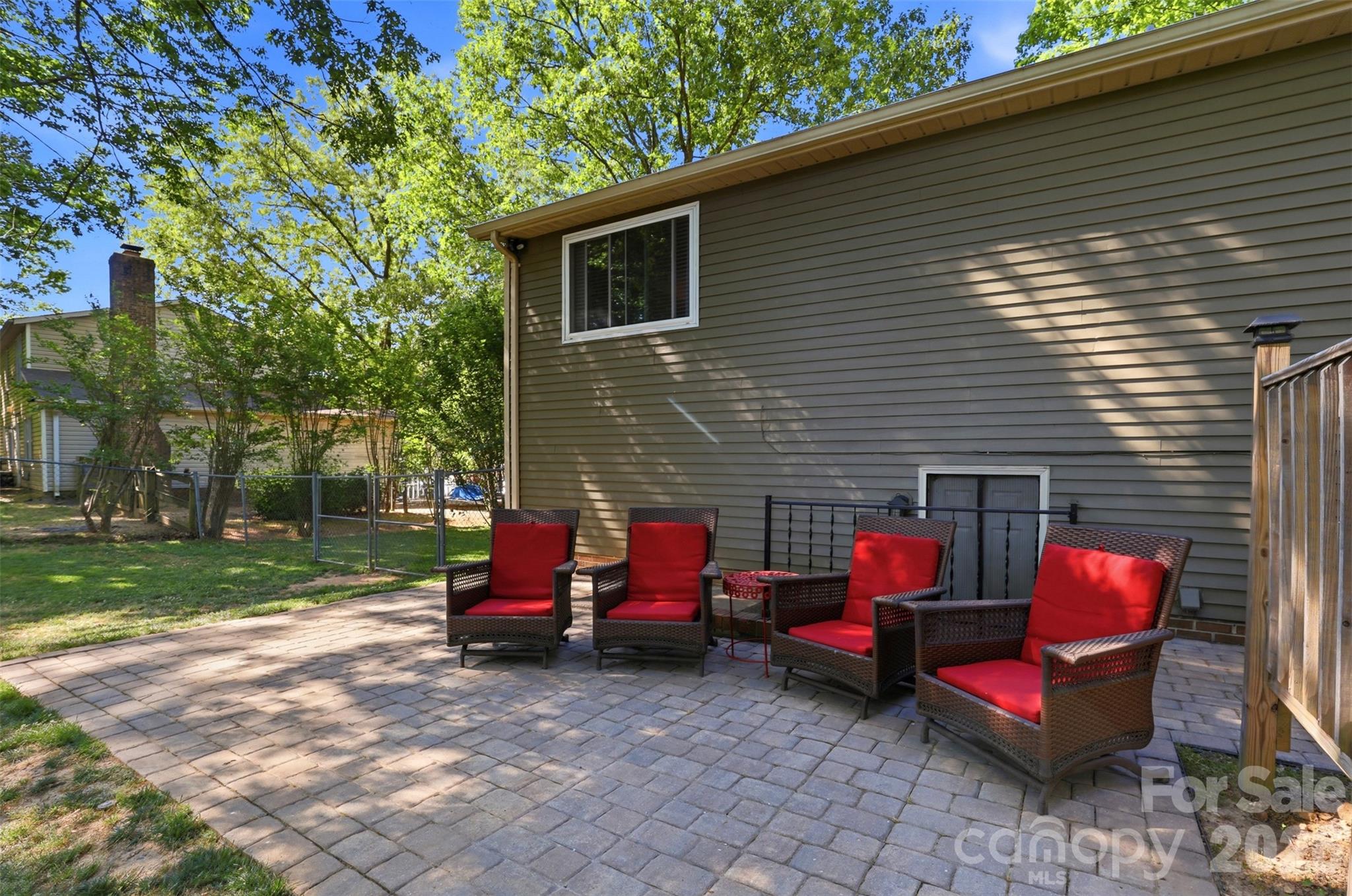 6723 Rollingridge Drive — Charlotte