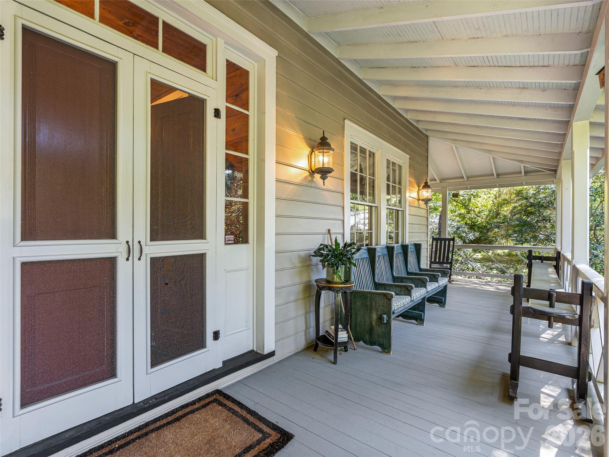 300 Ivy Terrace Drive — Saluda