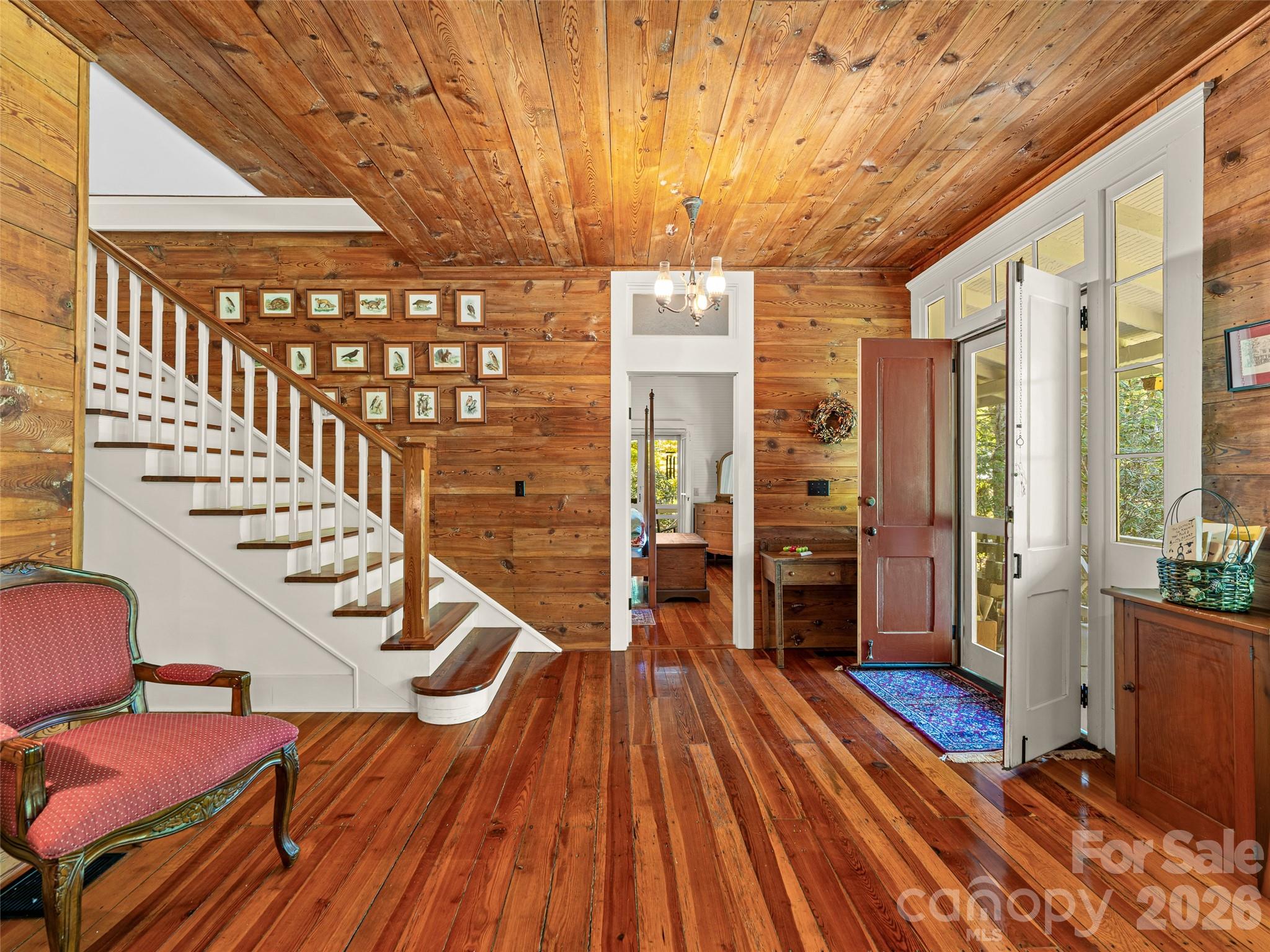 300 Ivy Terrace Drive — Saluda