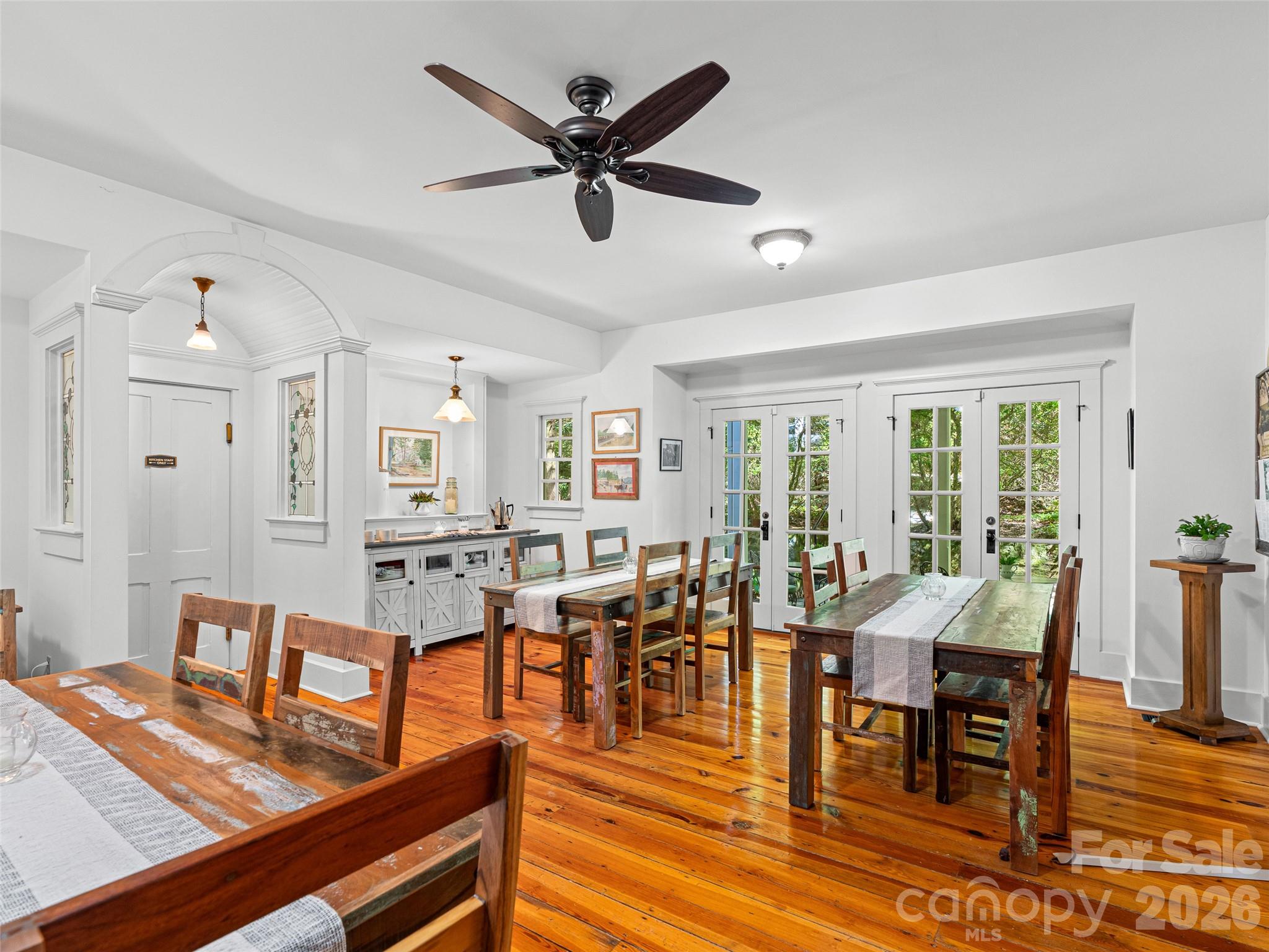 300 Ivy Terrace Drive — Saluda