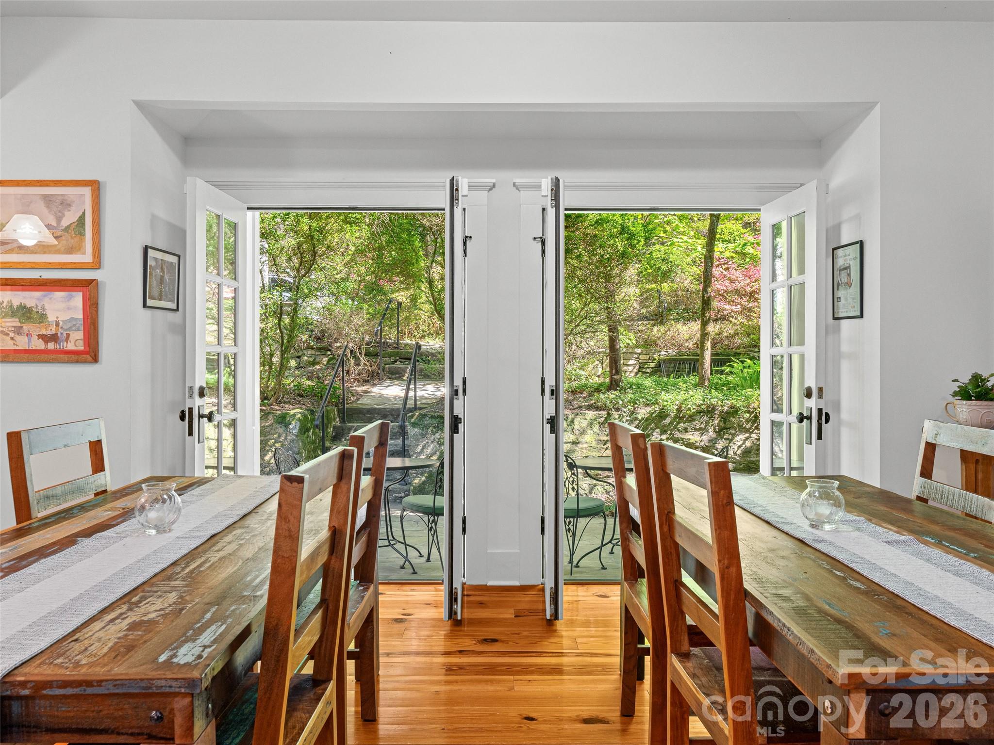 300 Ivy Terrace Drive — Saluda