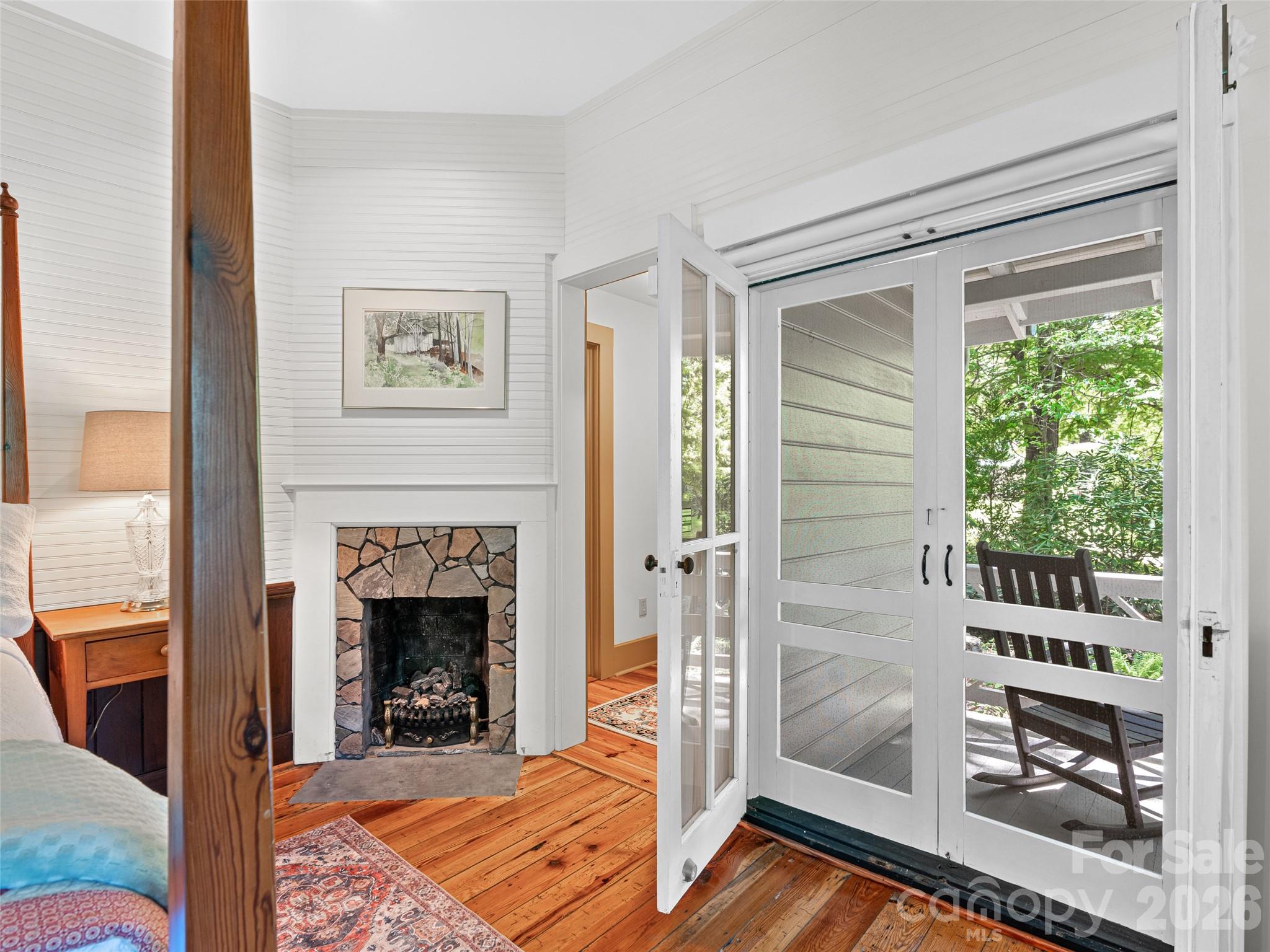 300 Ivy Terrace Drive — Saluda