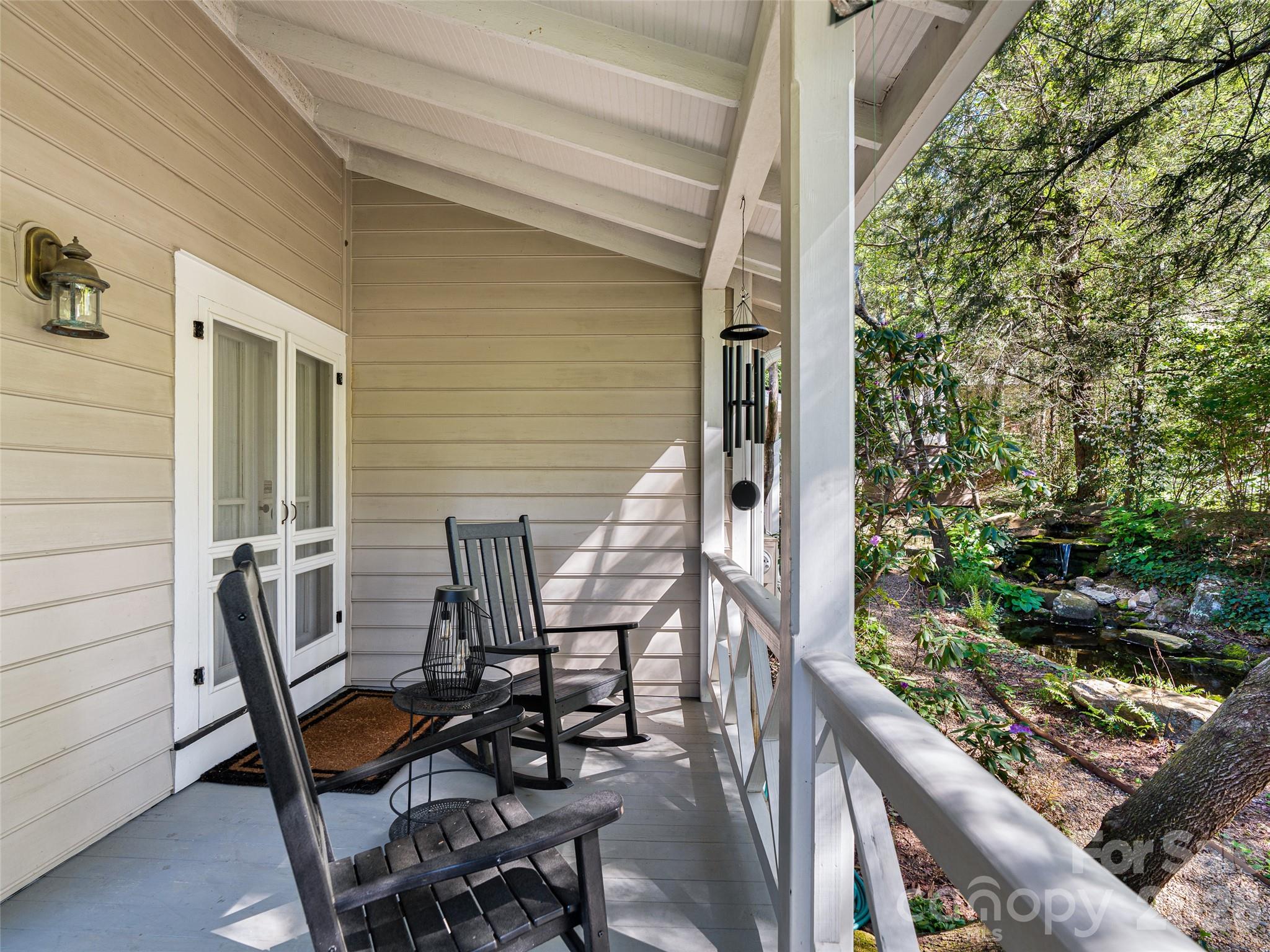 300 Ivy Terrace Drive — Saluda