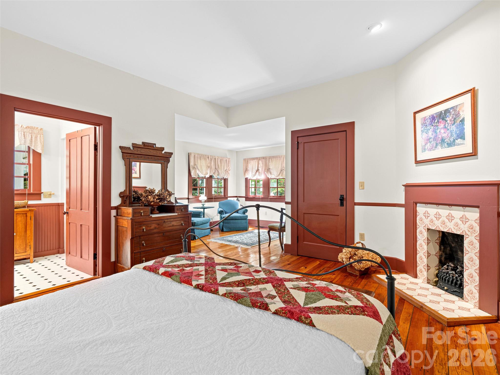 300 Ivy Terrace Drive — Saluda