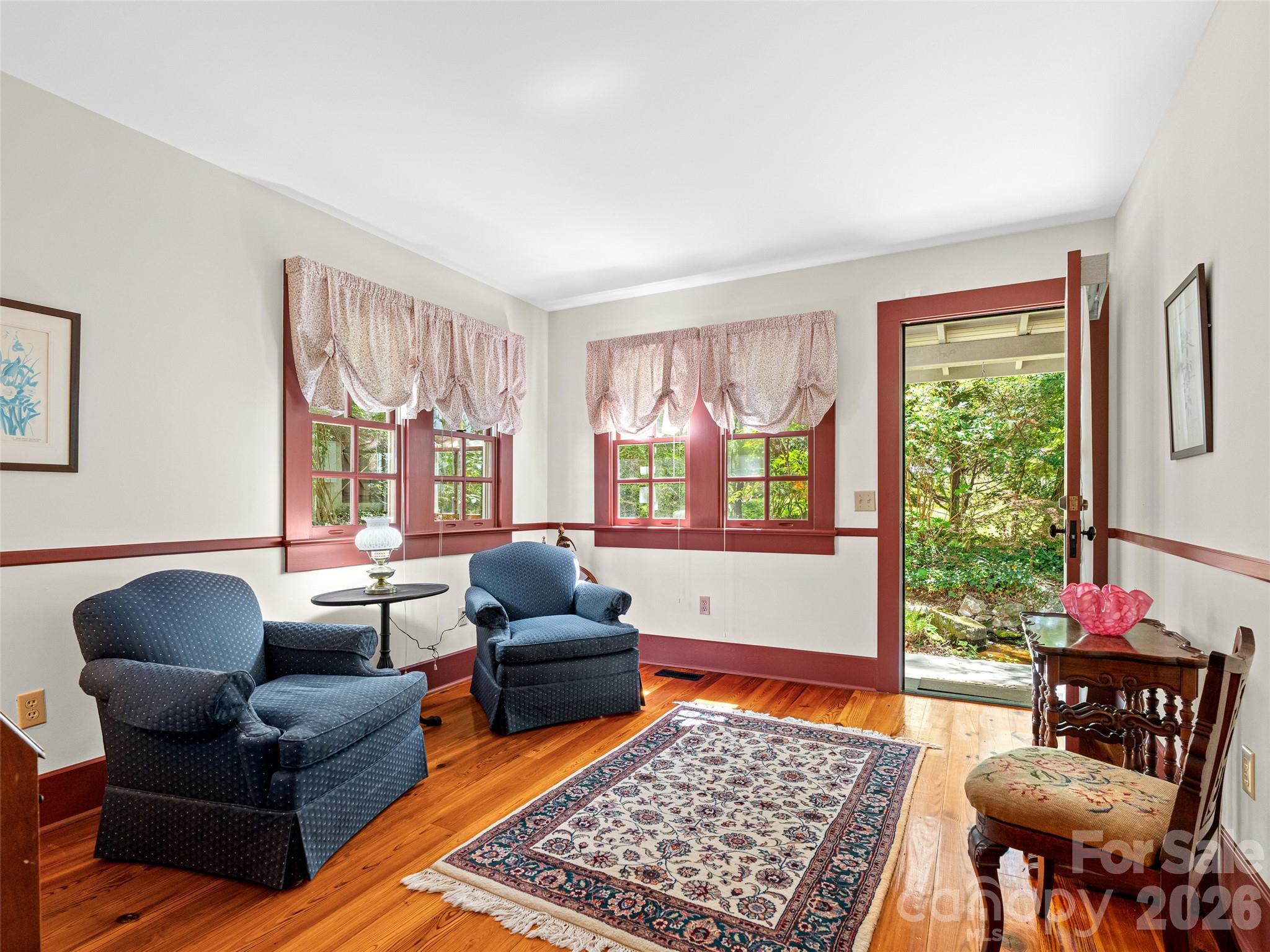 300 Ivy Terrace Drive — Saluda