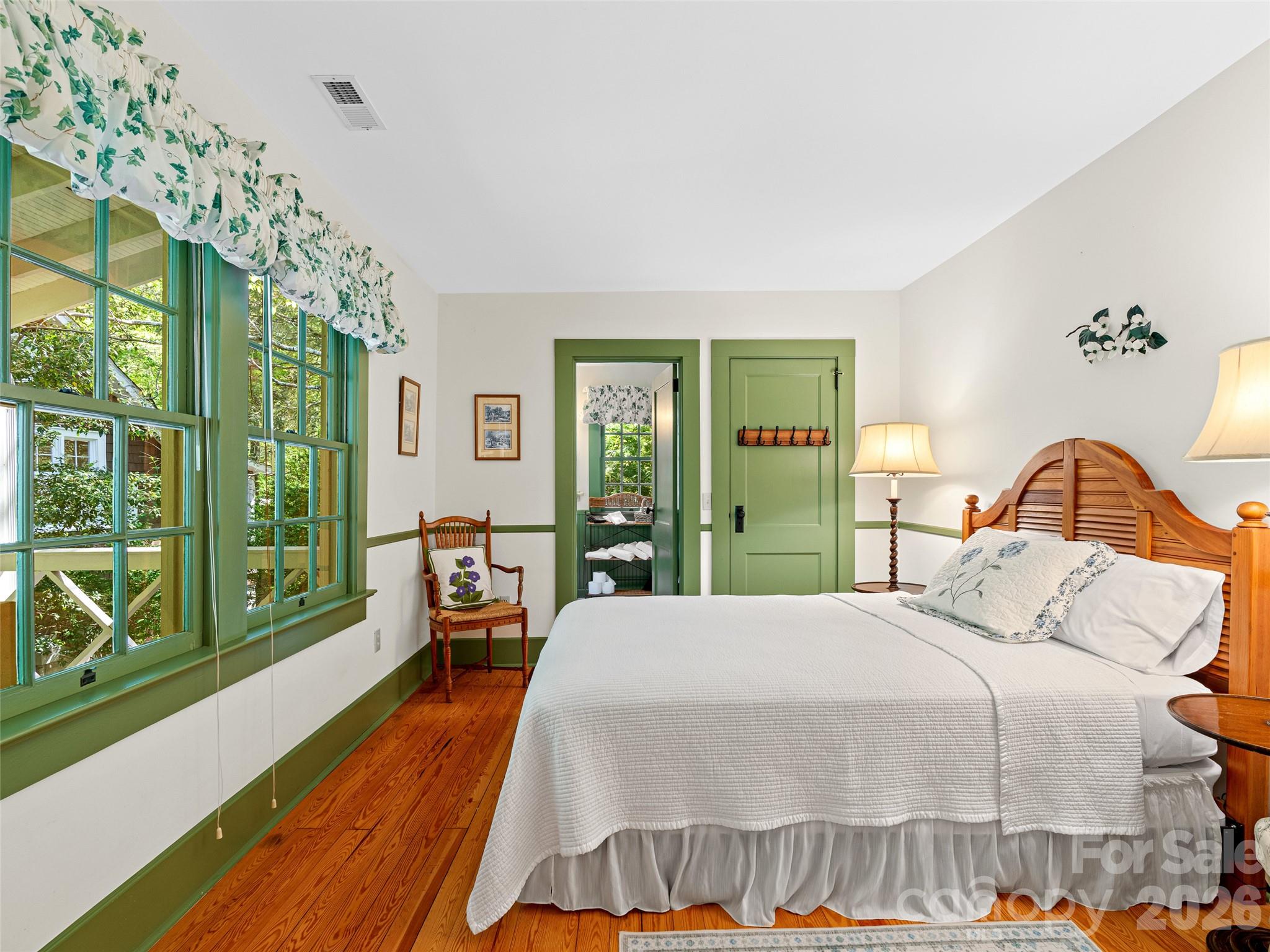 300 Ivy Terrace Drive — Saluda