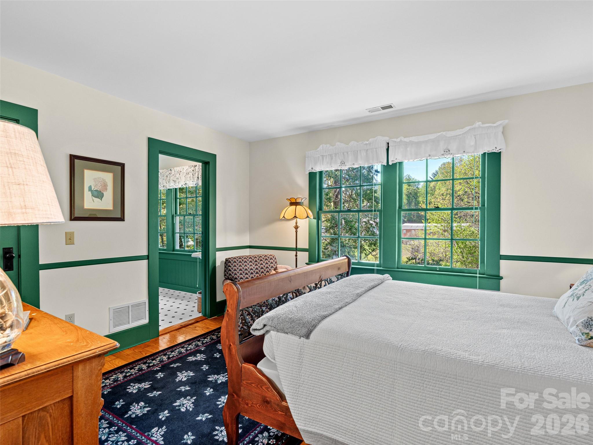 300 Ivy Terrace Drive — Saluda