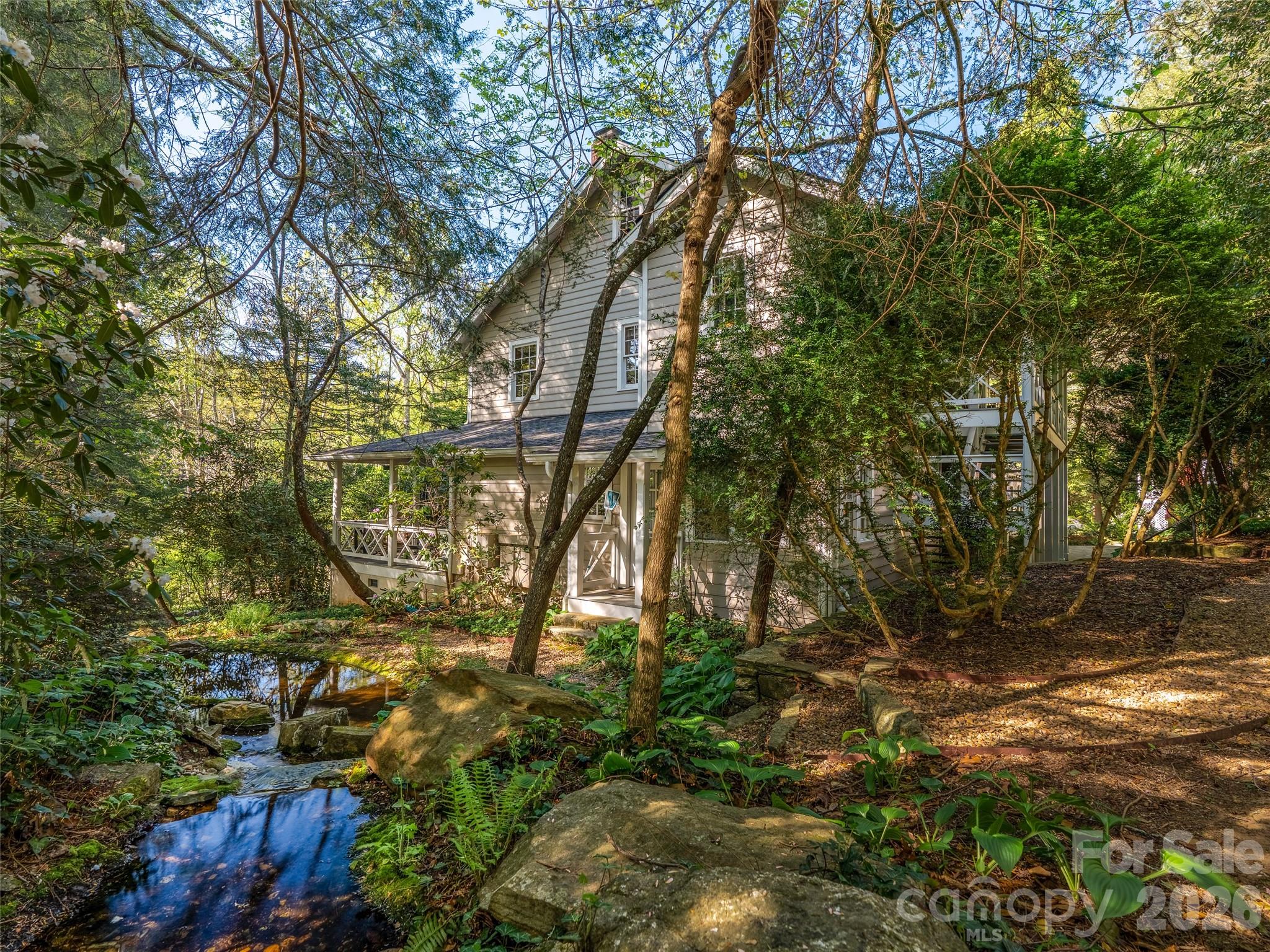300 Ivy Terrace Drive — Saluda