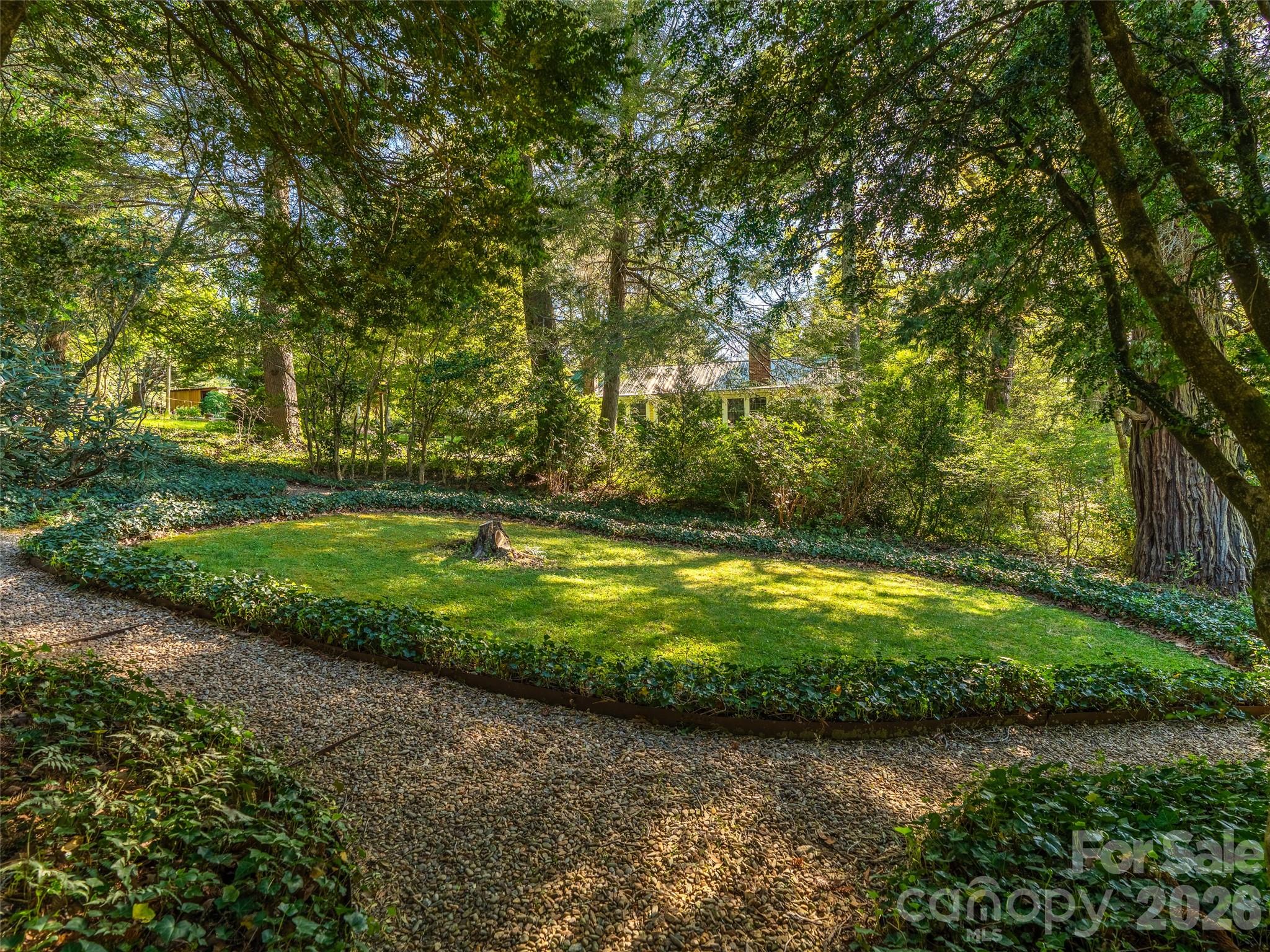 300 Ivy Terrace Drive — Saluda