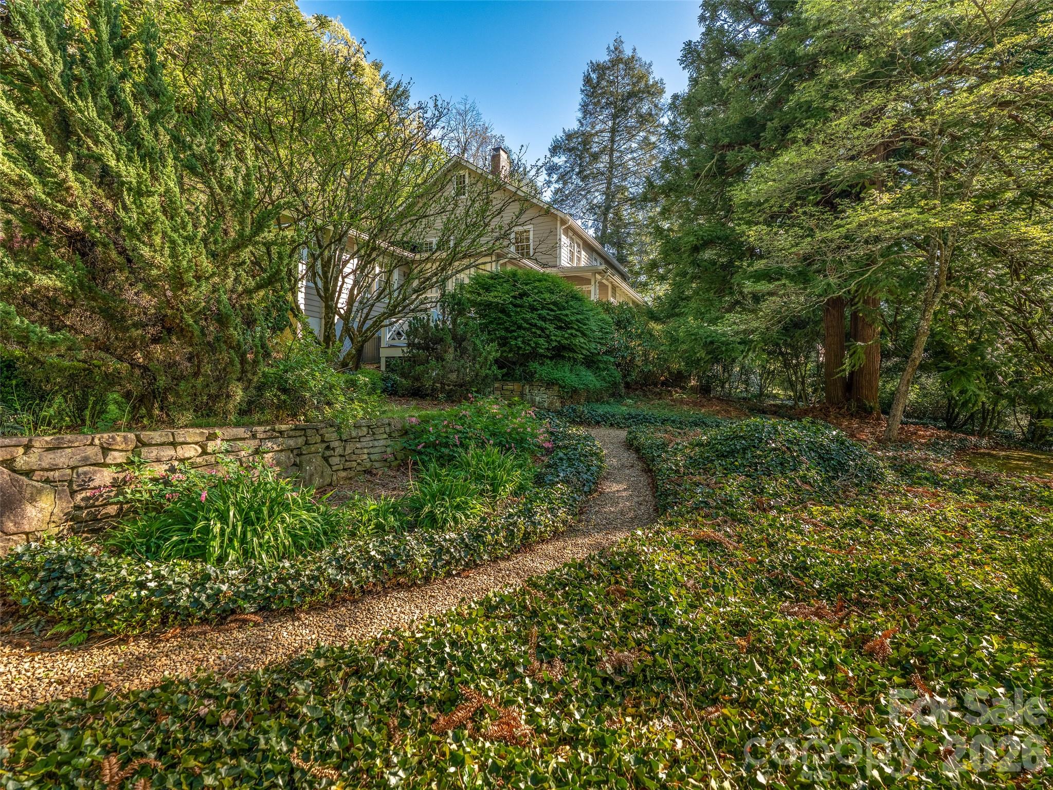 300 Ivy Terrace Drive — Saluda