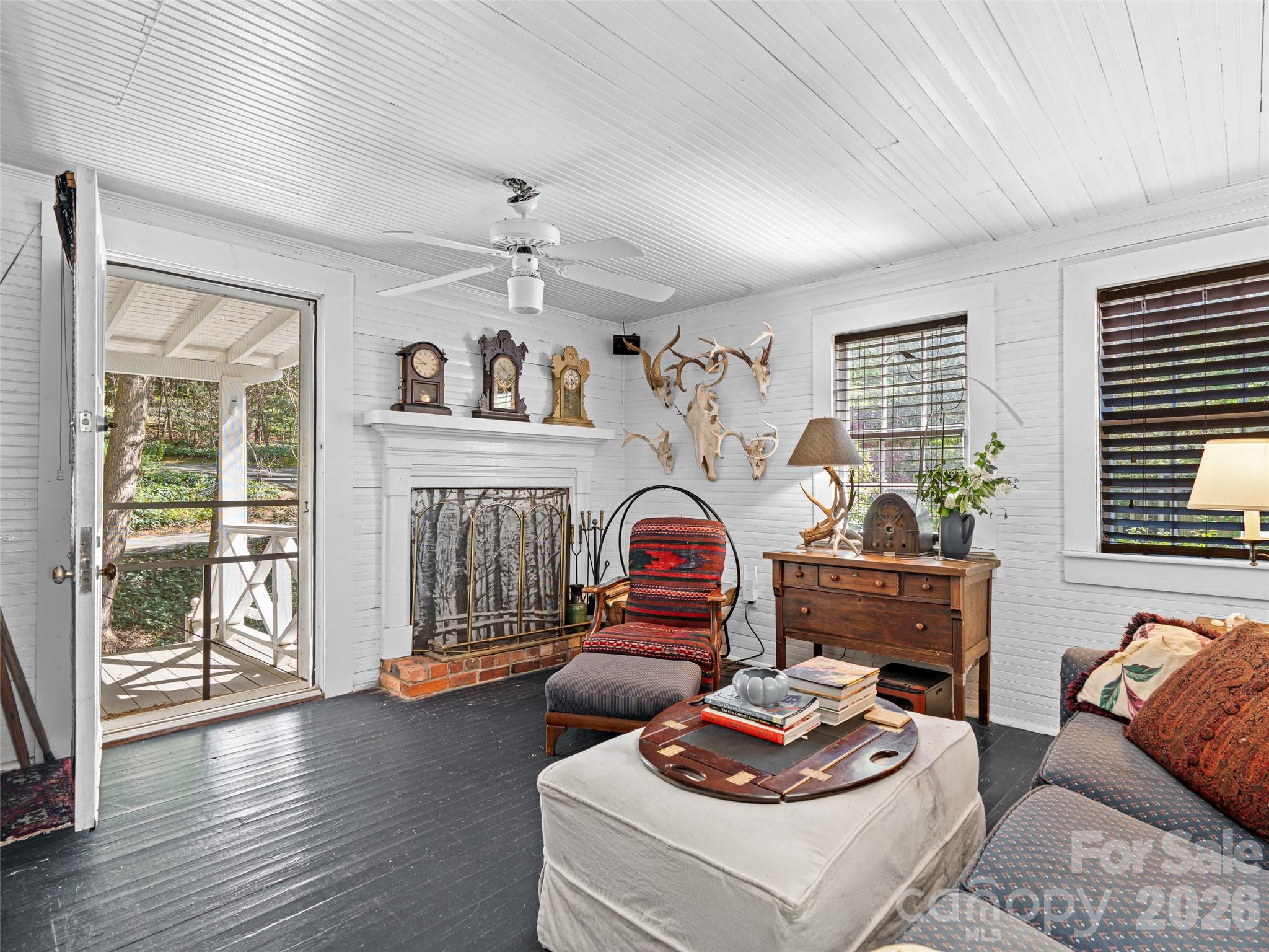 300 Ivy Terrace Drive — Saluda