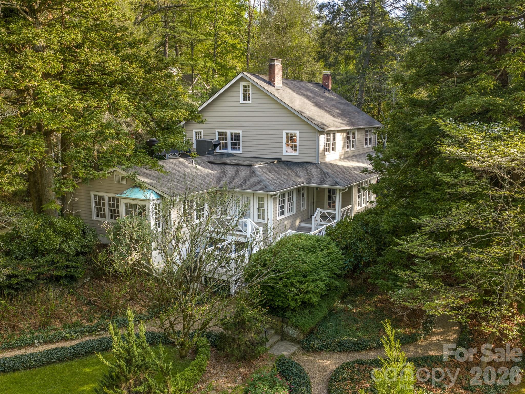 300 Ivy Terrace Drive — Saluda