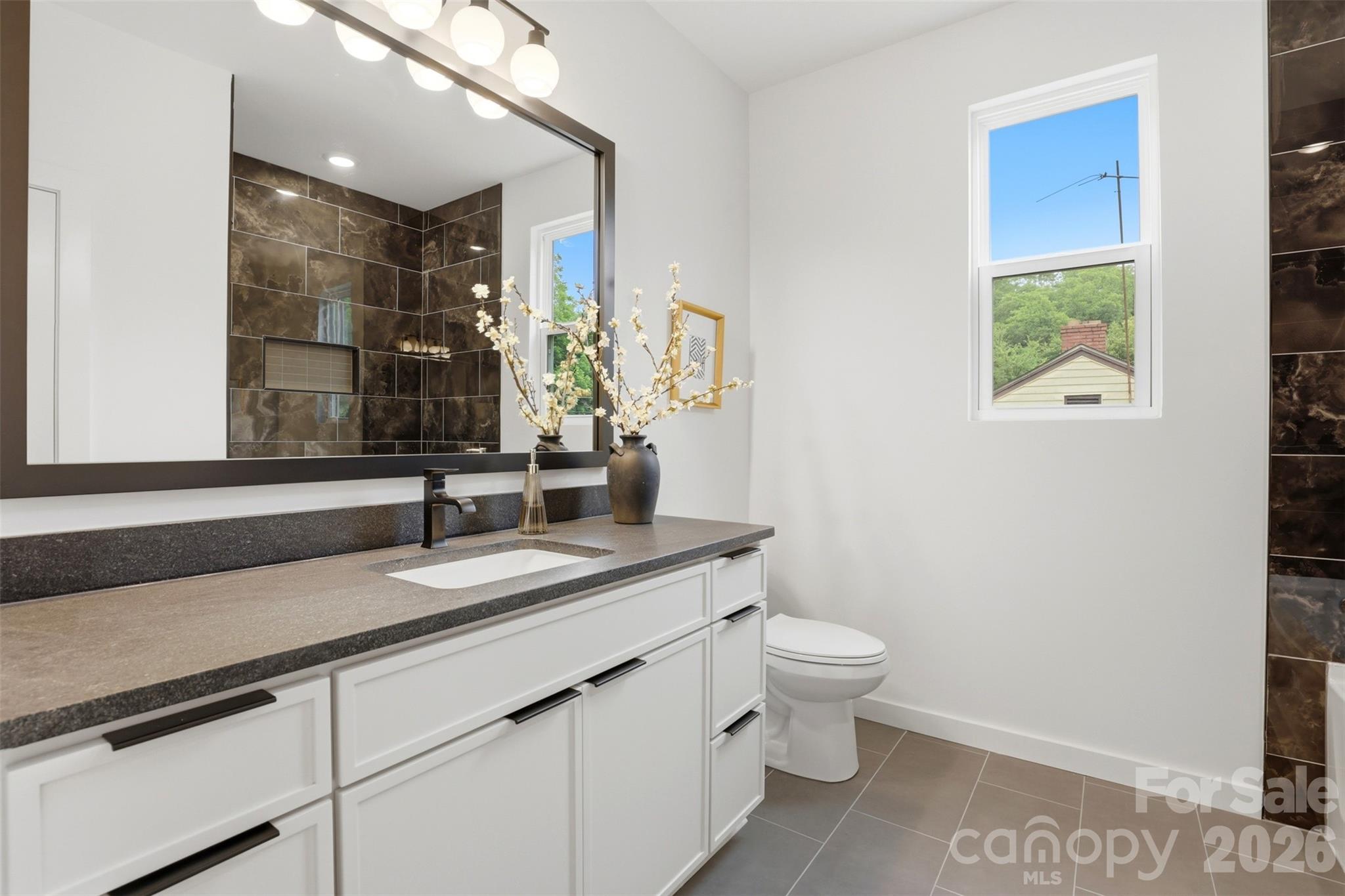 2818 Dogwood Avenue — Charlotte