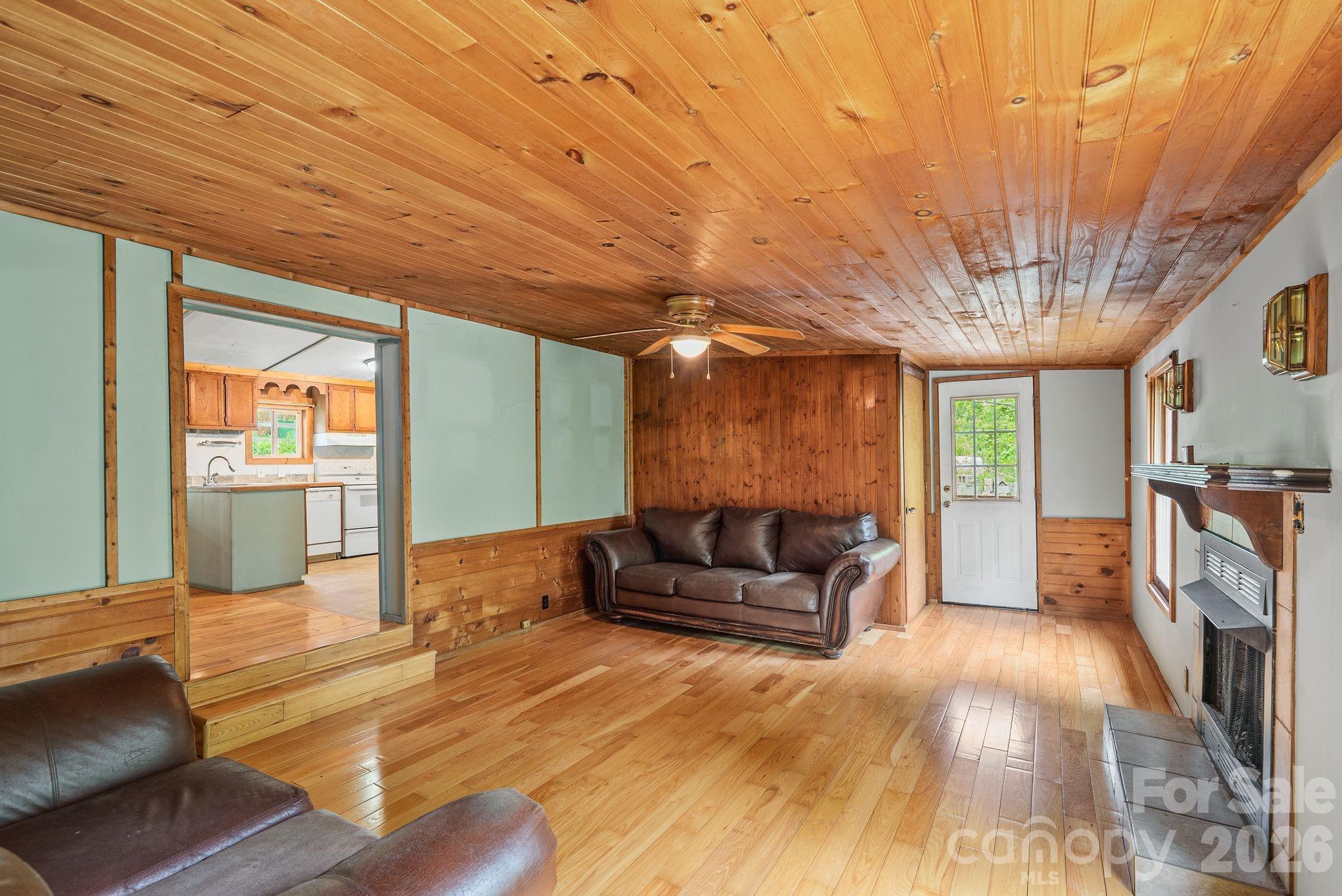 112 Hidden Forest Estate — Candler