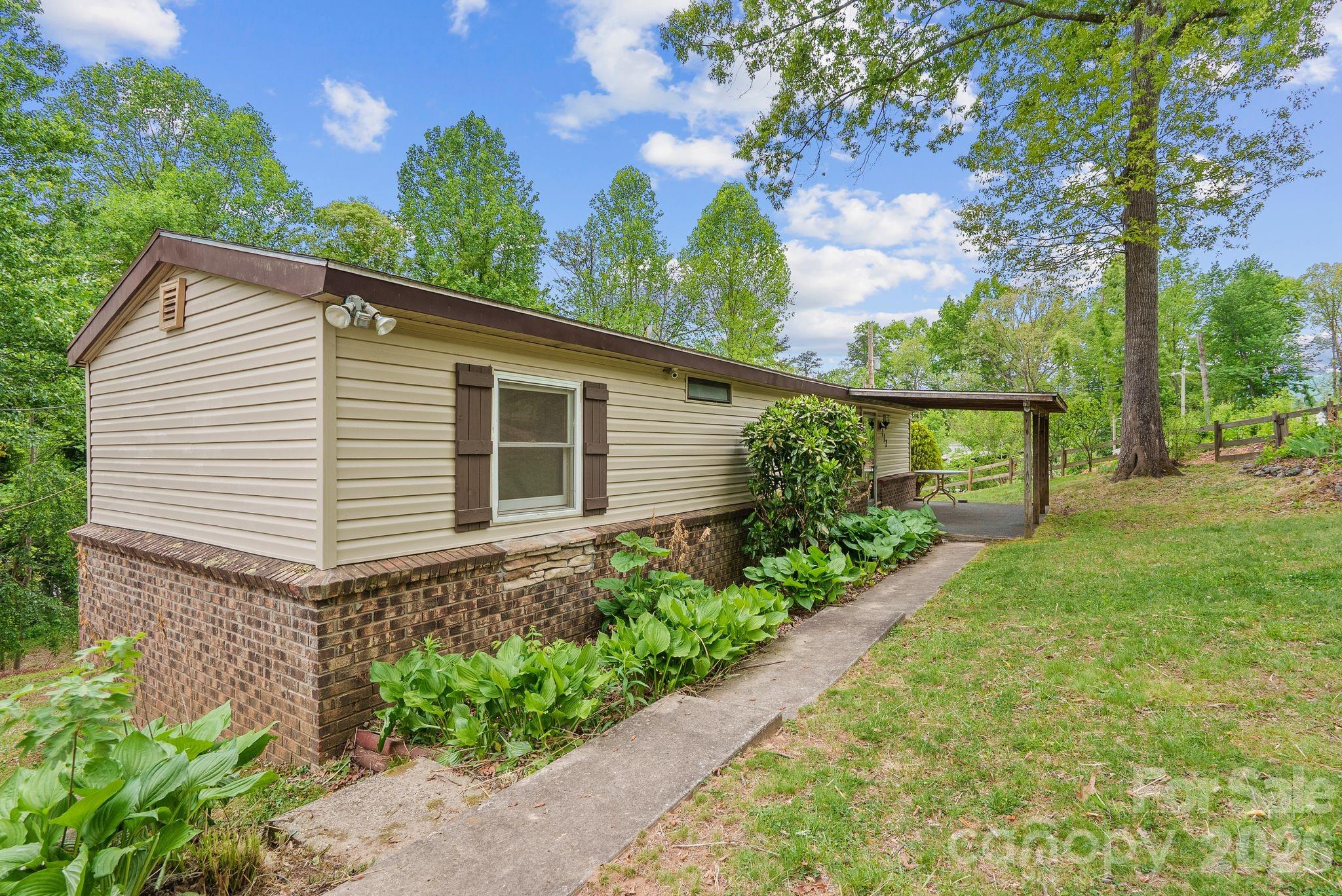 112 Hidden Forest Estate — Candler