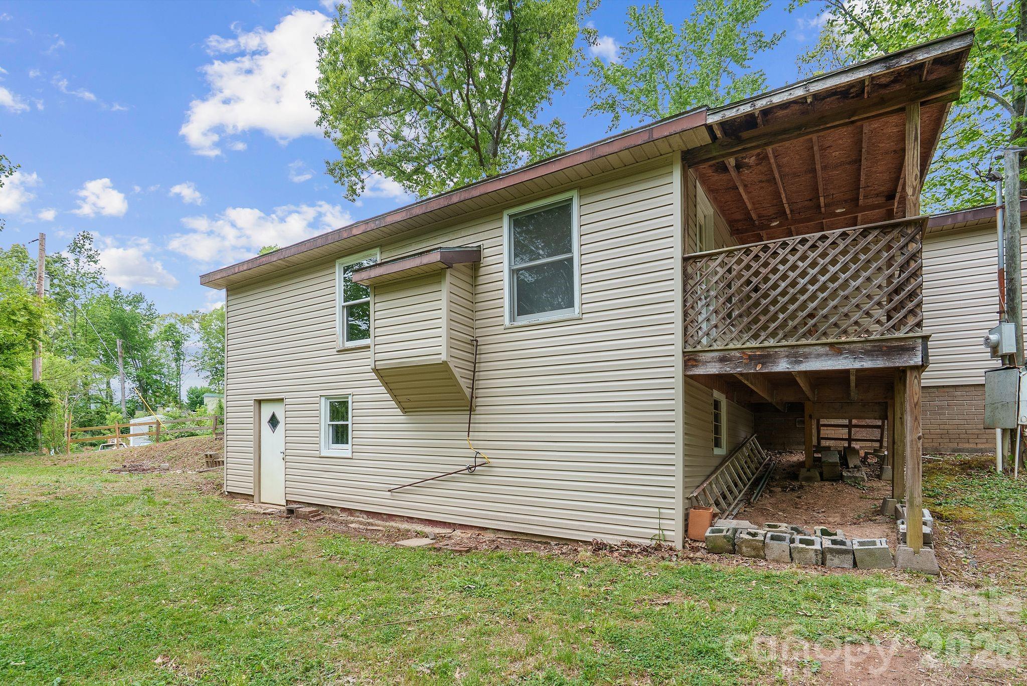 112 Hidden Forest Estate — Candler
