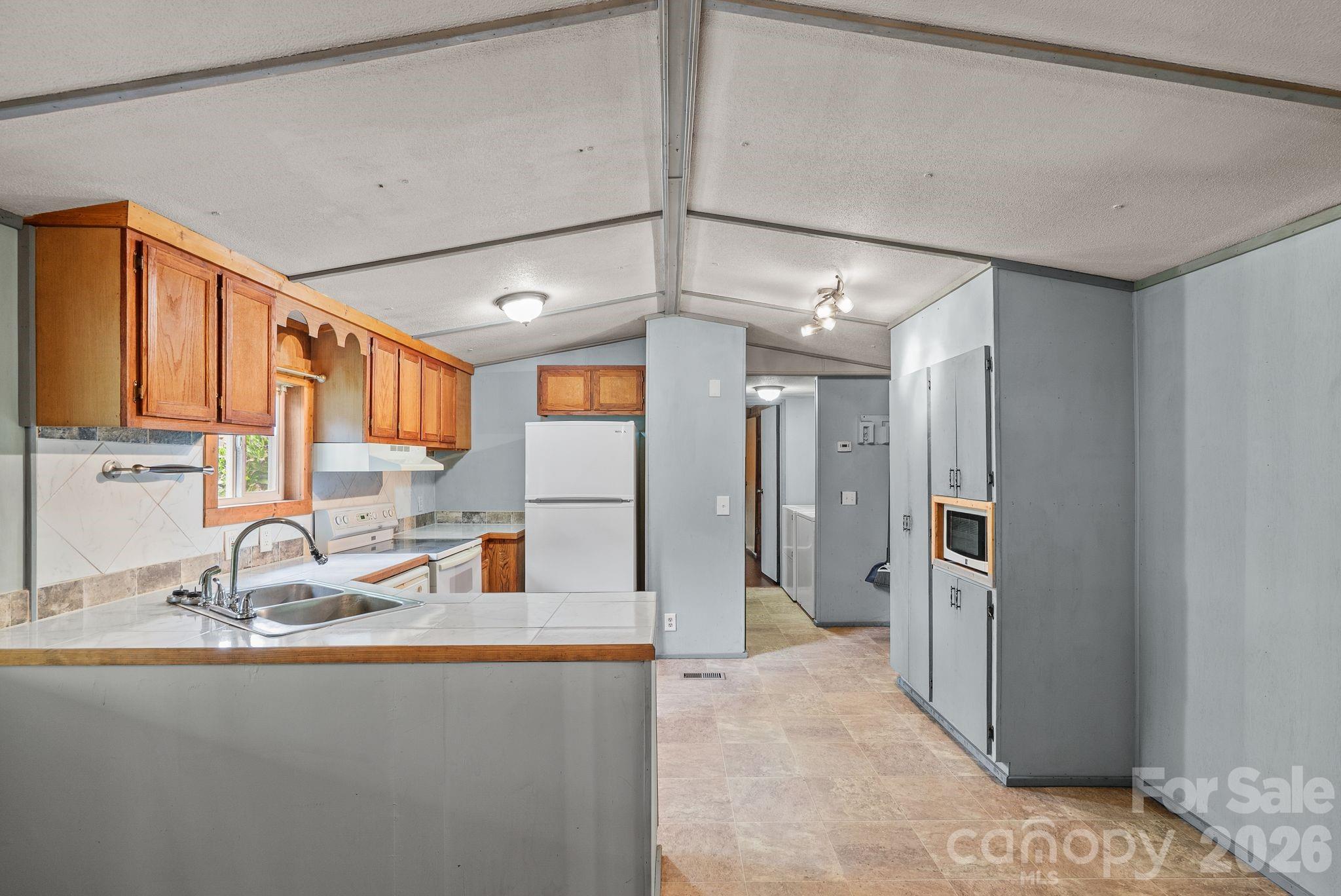 112 Hidden Forest Estate — Candler