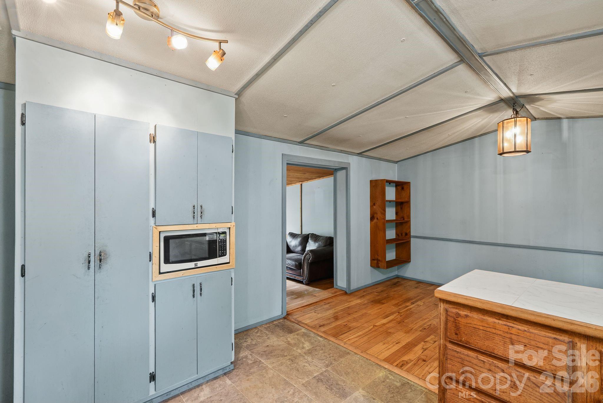 112 Hidden Forest Estate — Candler