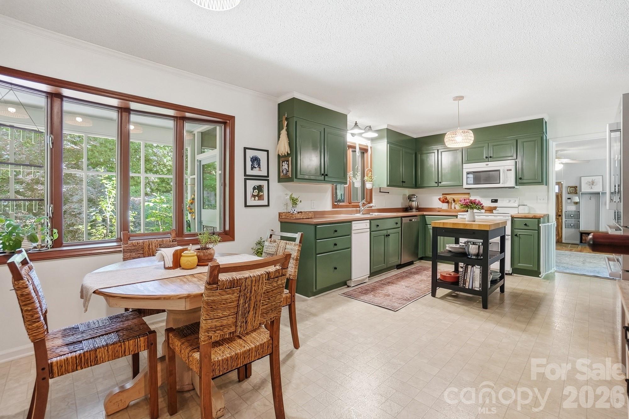 2516 Fairfax Drive — Gastonia