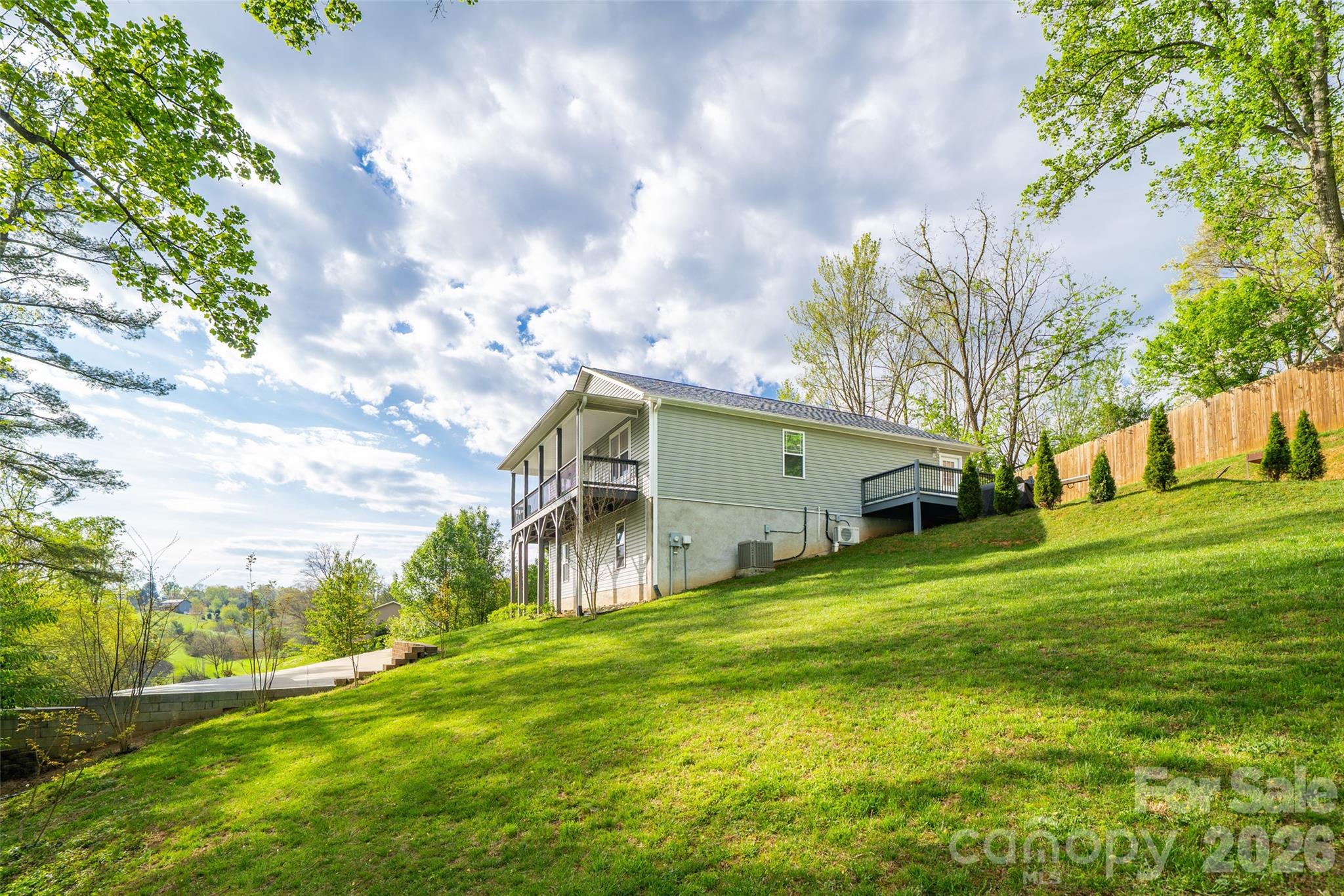 16 DanielBrooke Drive — Asheville