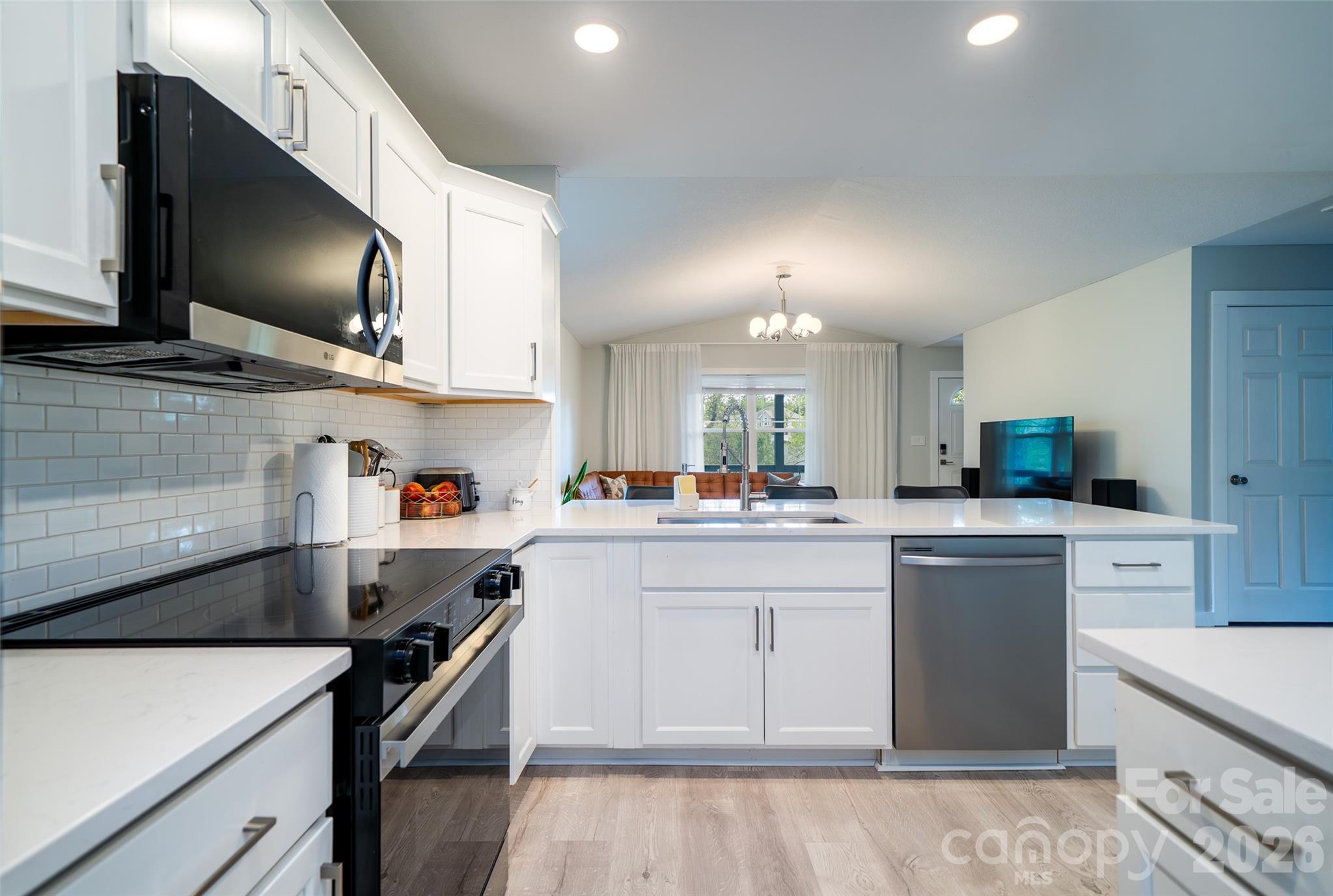 16 DanielBrooke Drive — Asheville