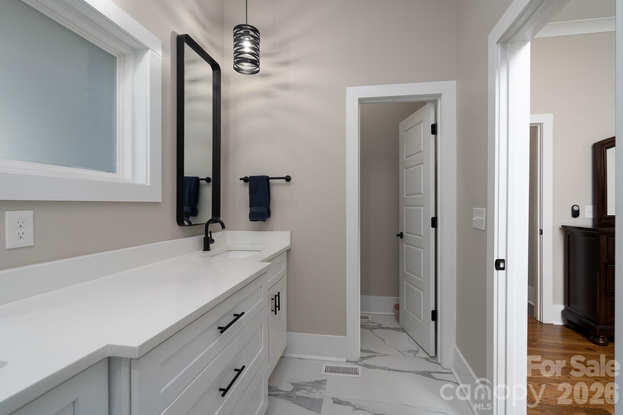 3501 Warp Street — Charlotte