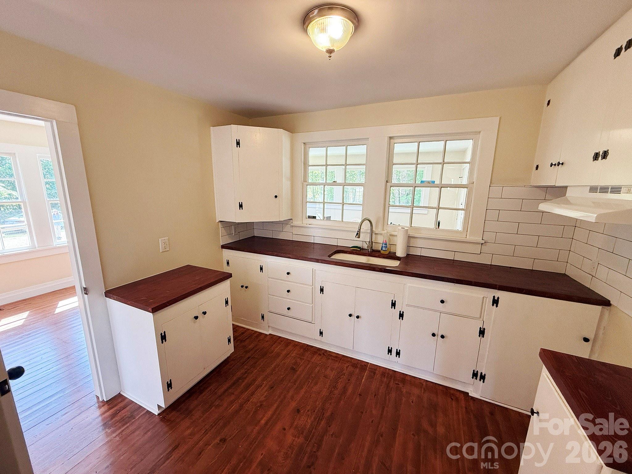 3322 Salisbury Highway — Cleveland