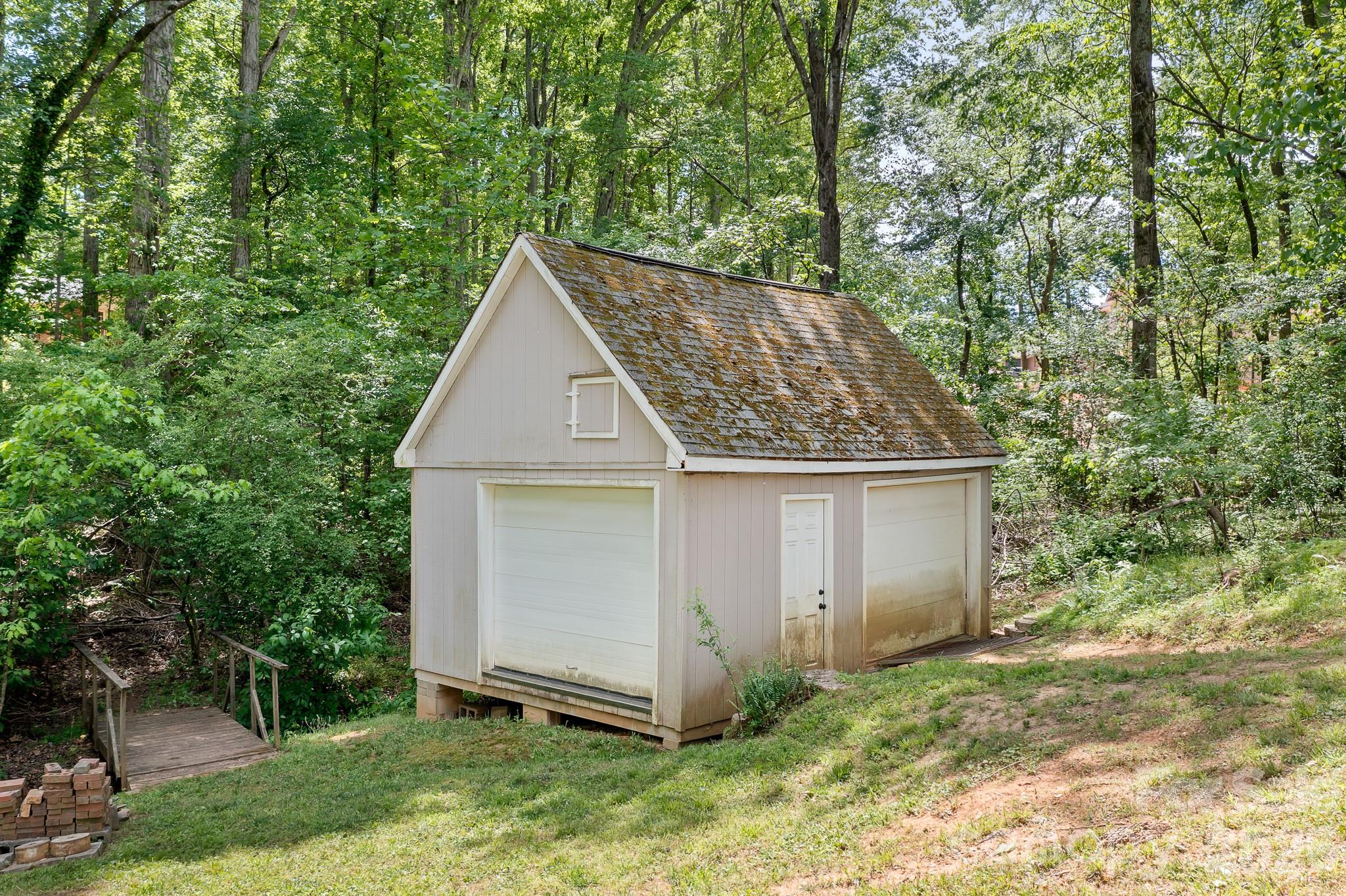 199 Buckingham Place Road — Mooresville