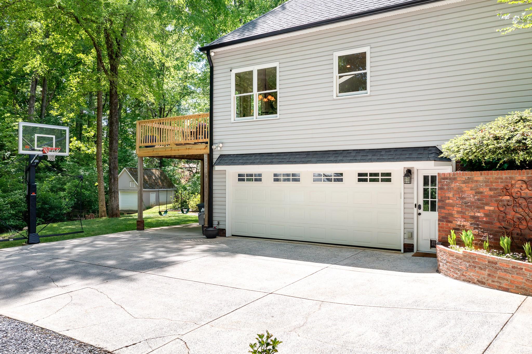 199 Buckingham Place Road — Mooresville