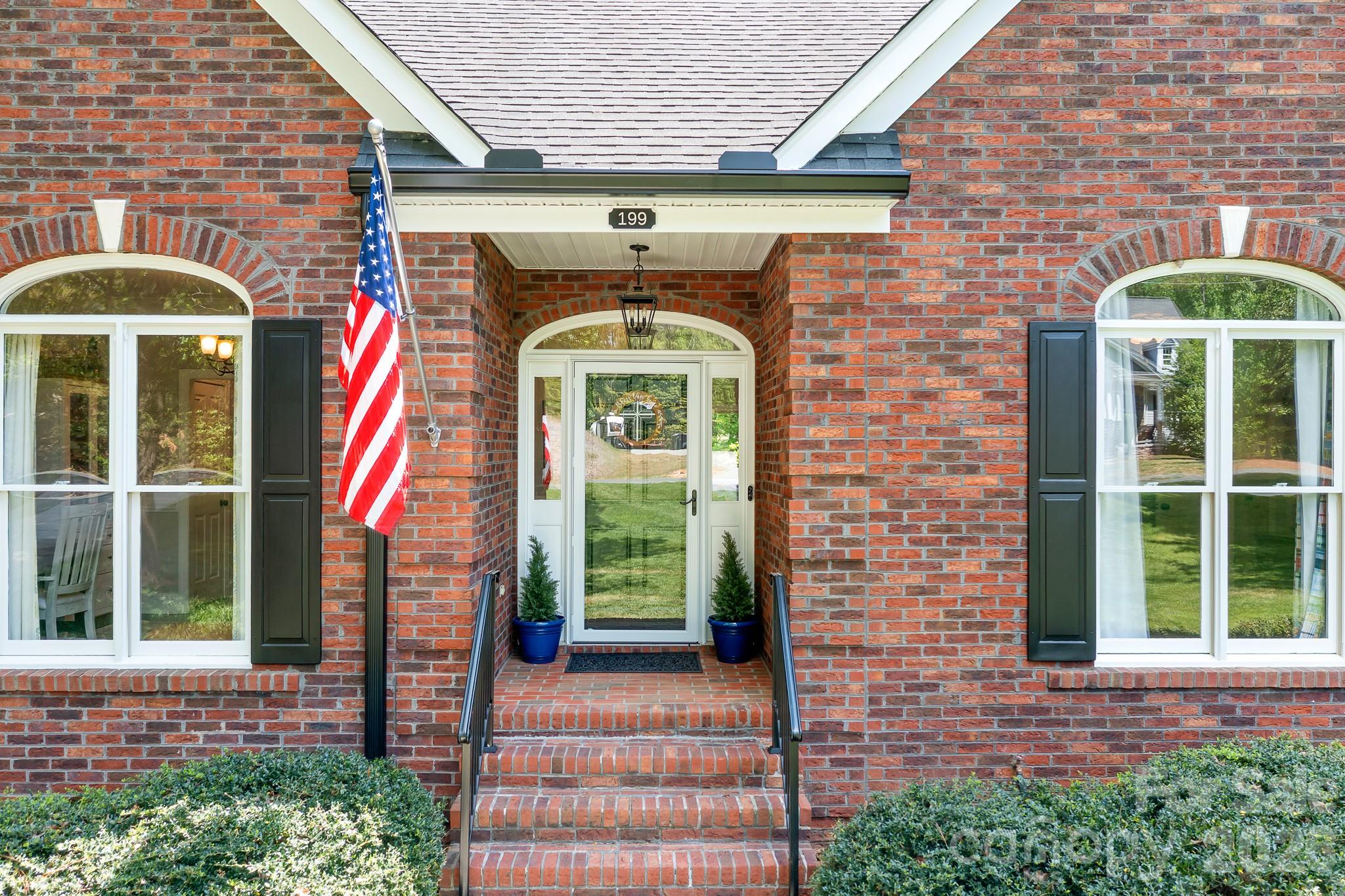 199 Buckingham Place Road — Mooresville