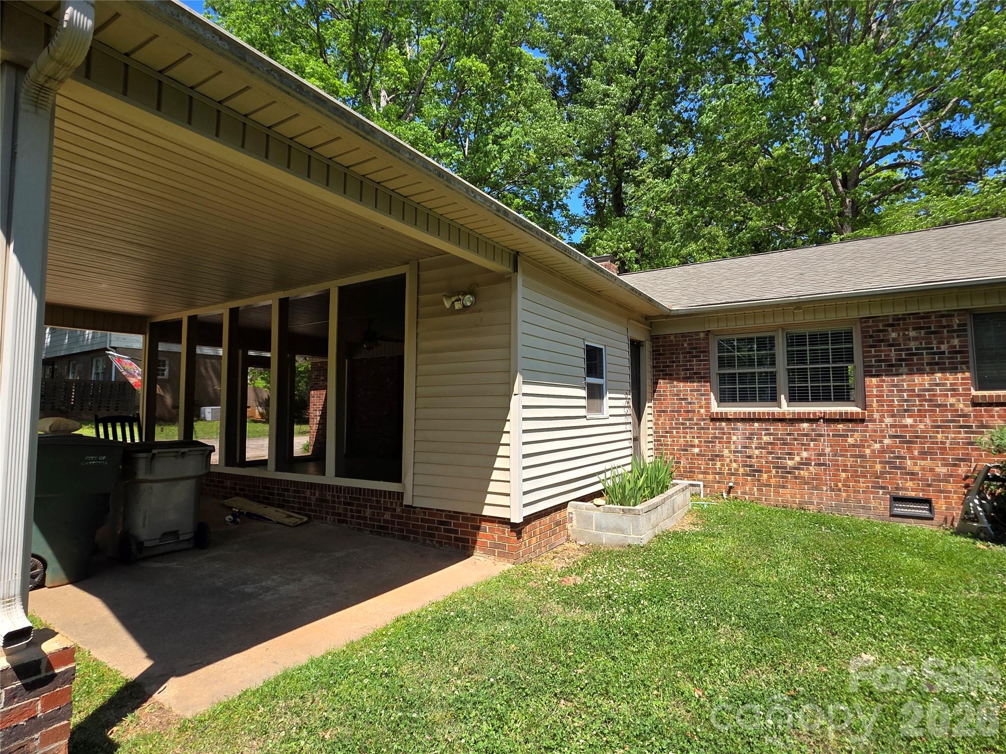 2009 Saratoga Drive — Gastonia