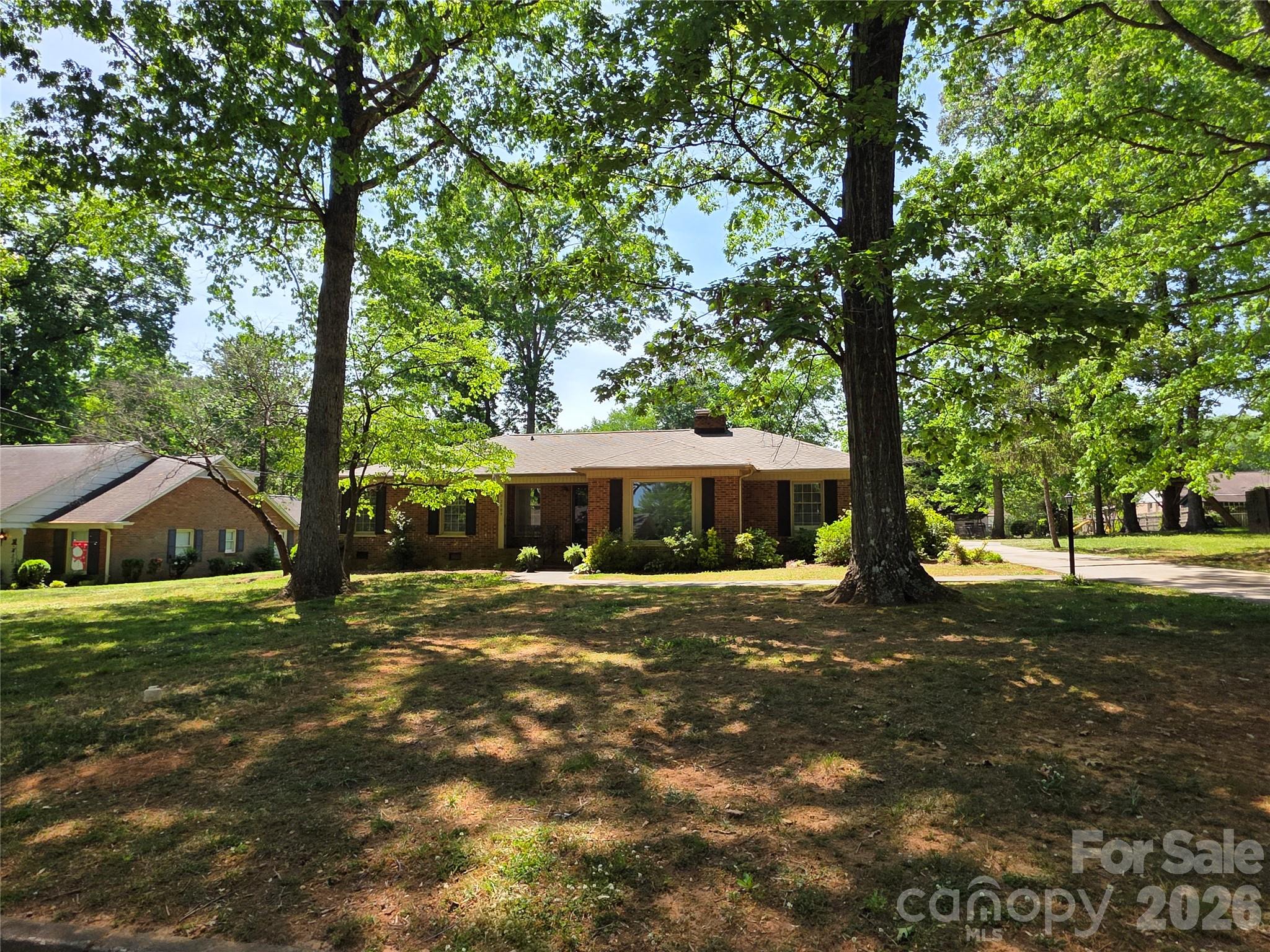 2009 Saratoga Drive — Gastonia
