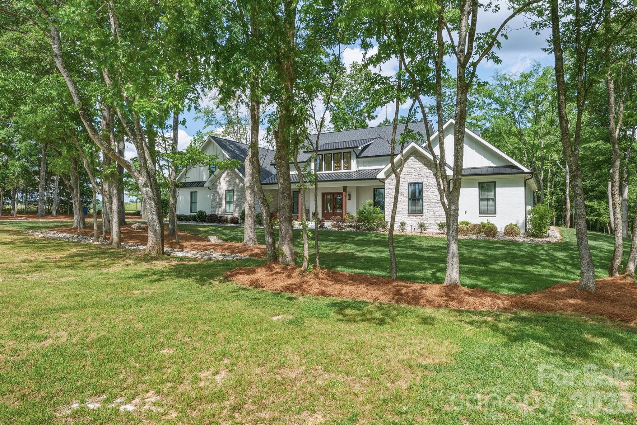 2855 Long Run Farm Road — Mount Pleasant