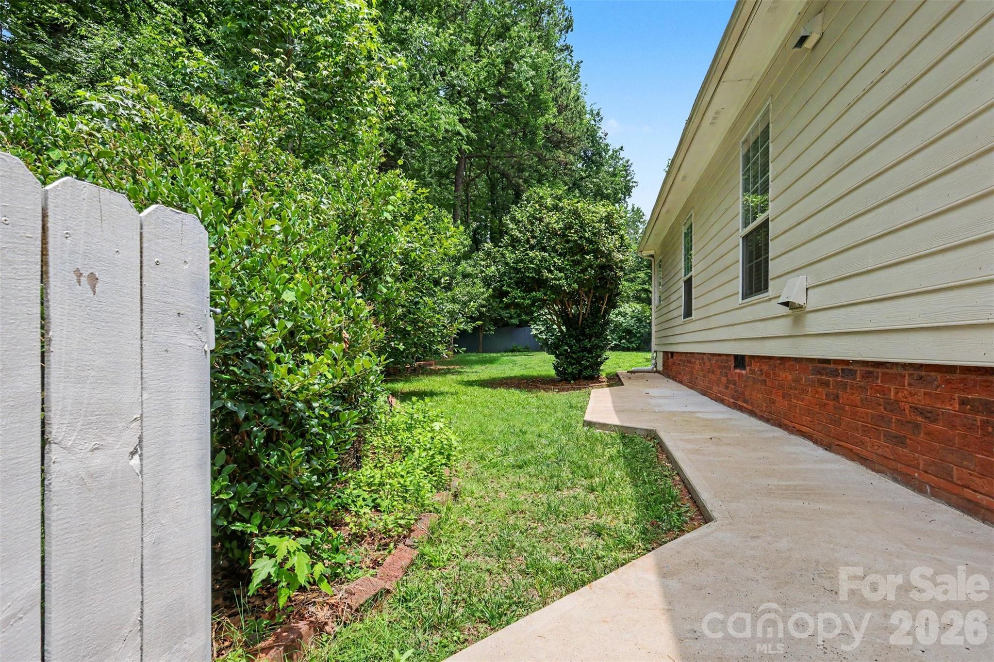 9102 Brightleaf Place — Charlotte
