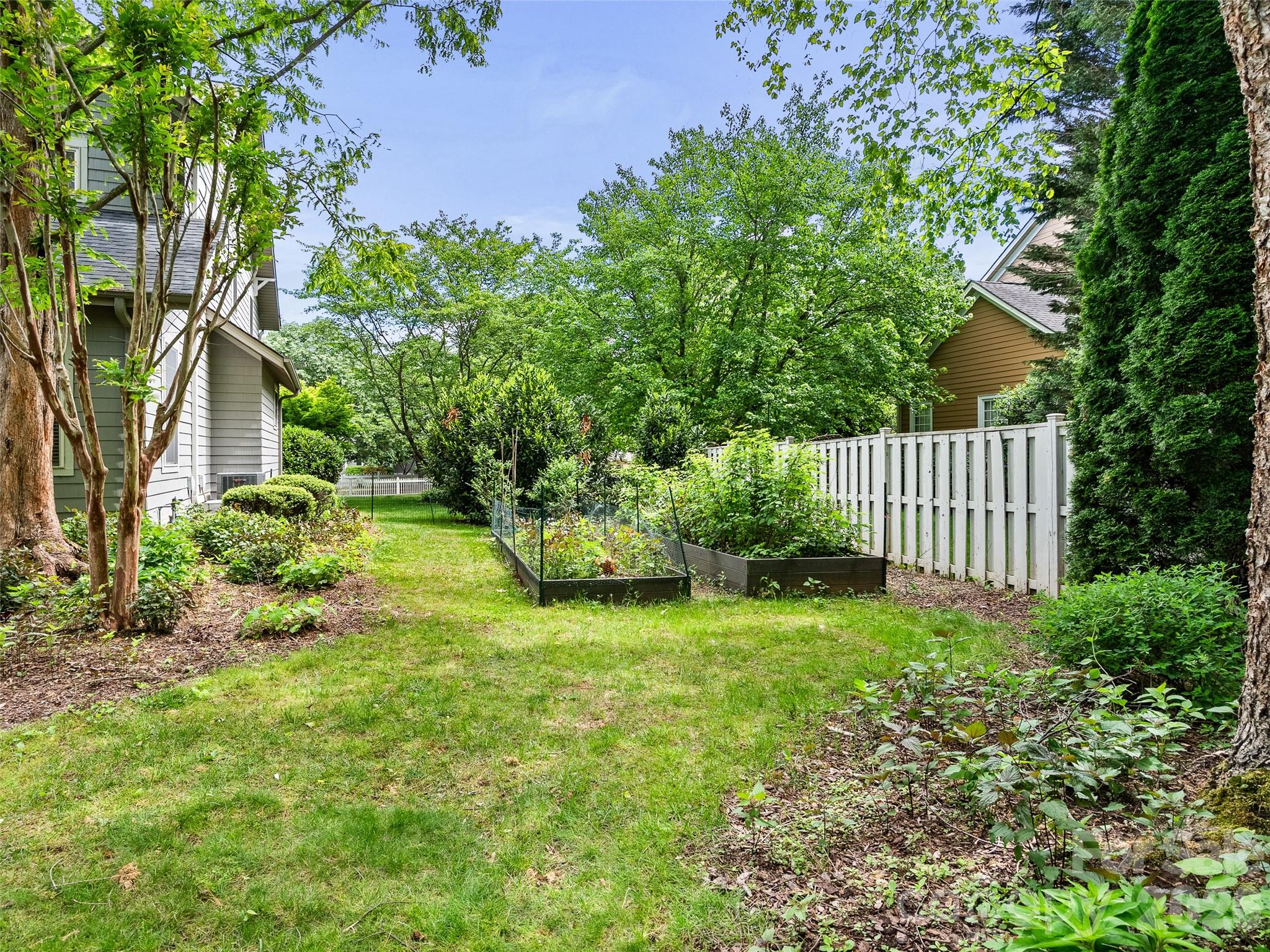 1066 Columbine Road — Asheville