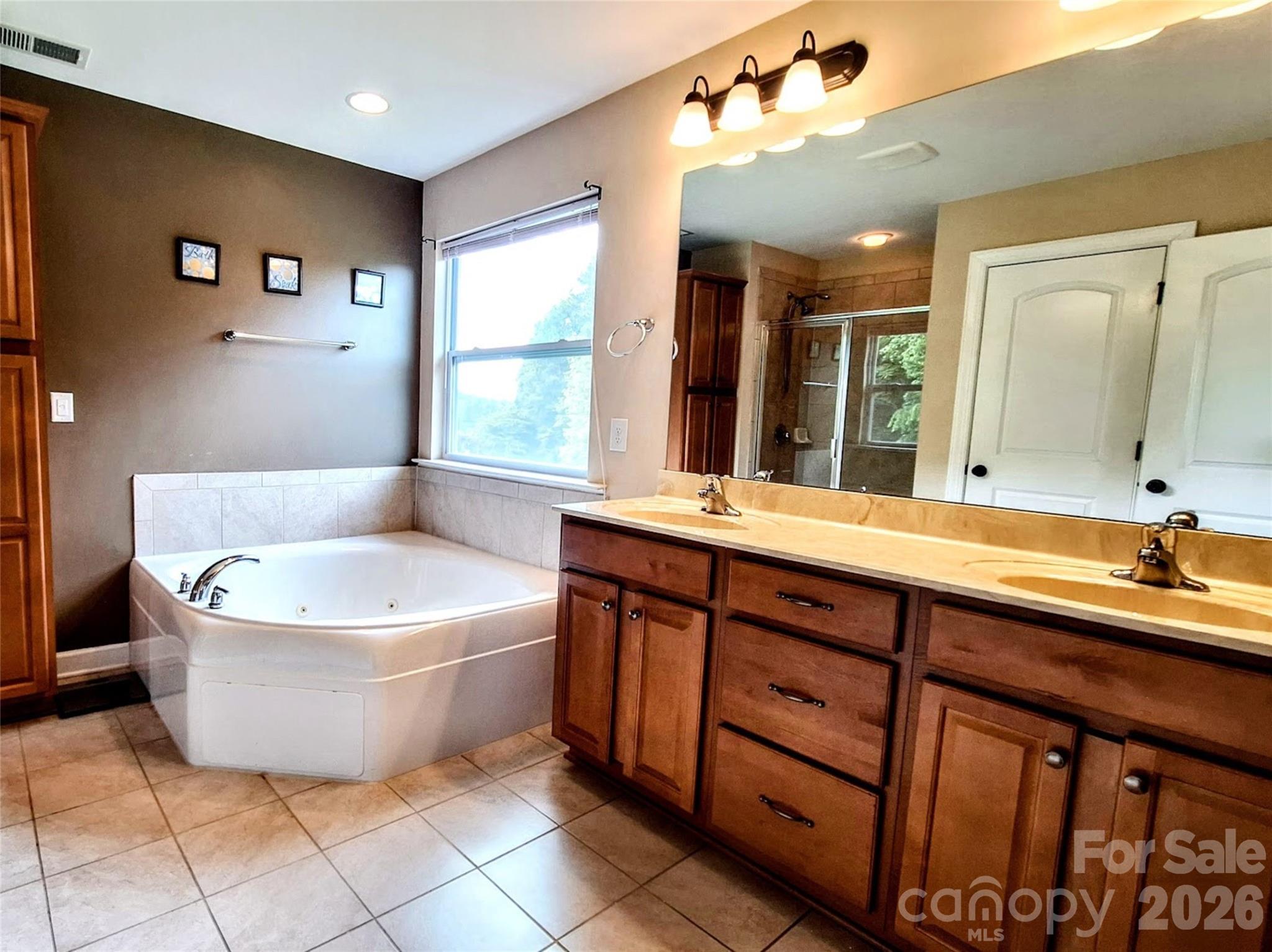 3181 Helmsley Court — Concord