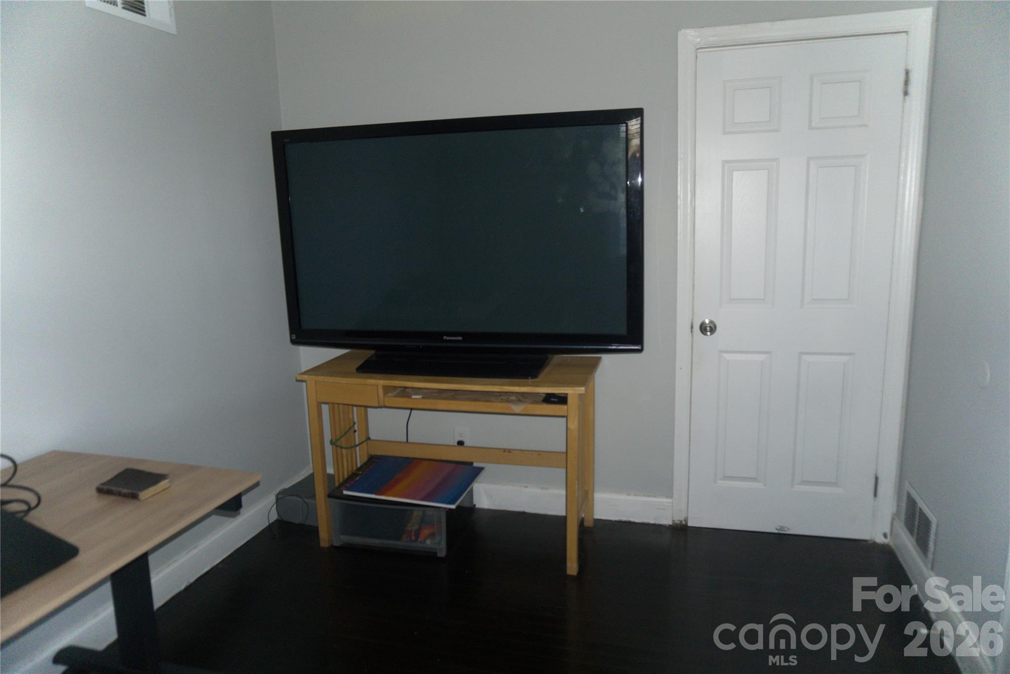 2851 Burbank Drive — Charlotte