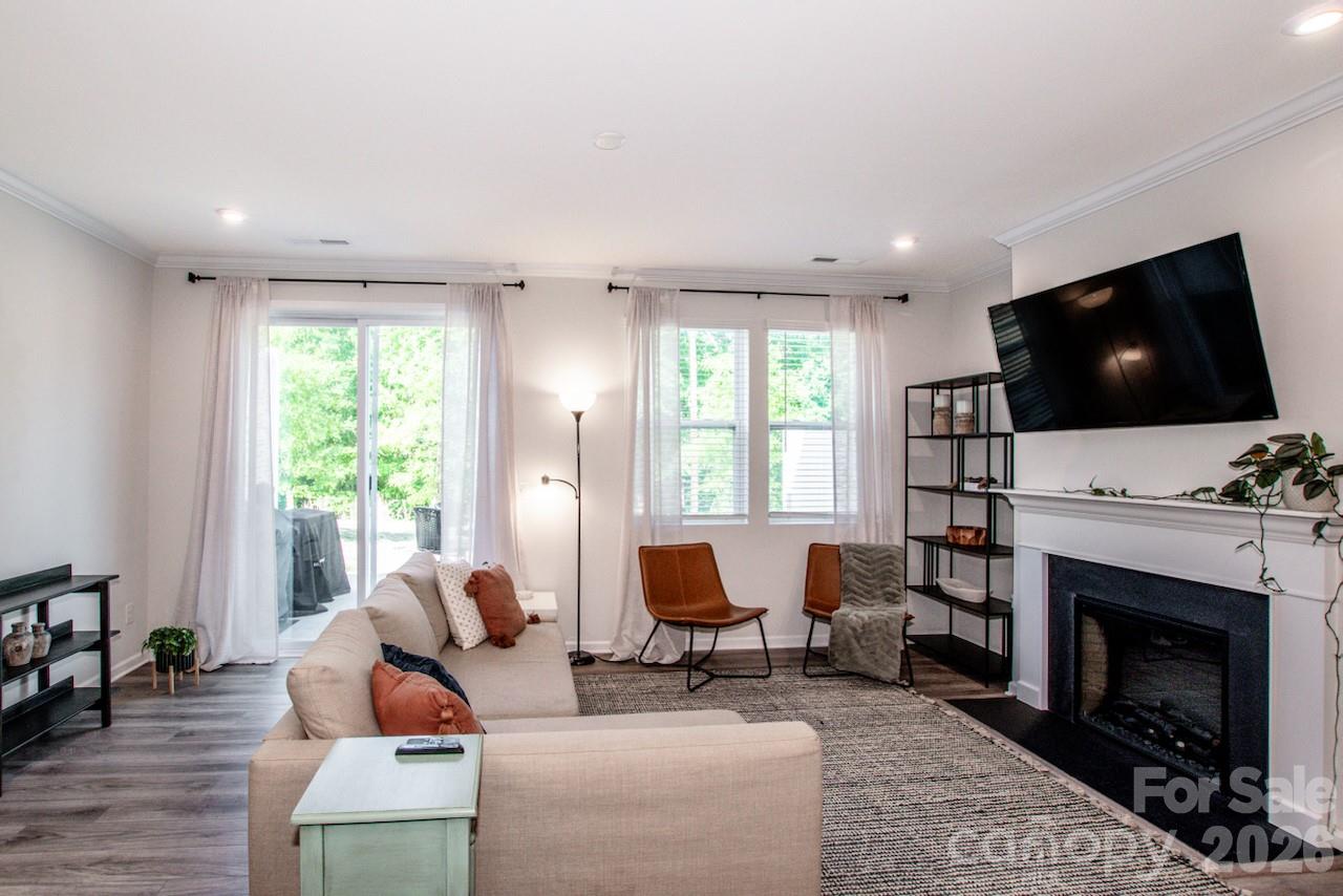 18036 Pear Hawthorne Drive — Huntersville
