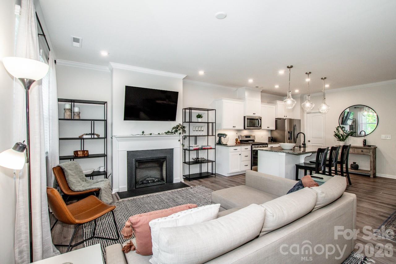 18036 Pear Hawthorne Drive — Huntersville