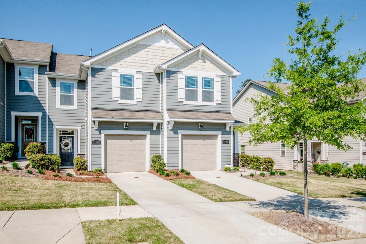 18036 Pear Hawthorne Drive — Huntersville