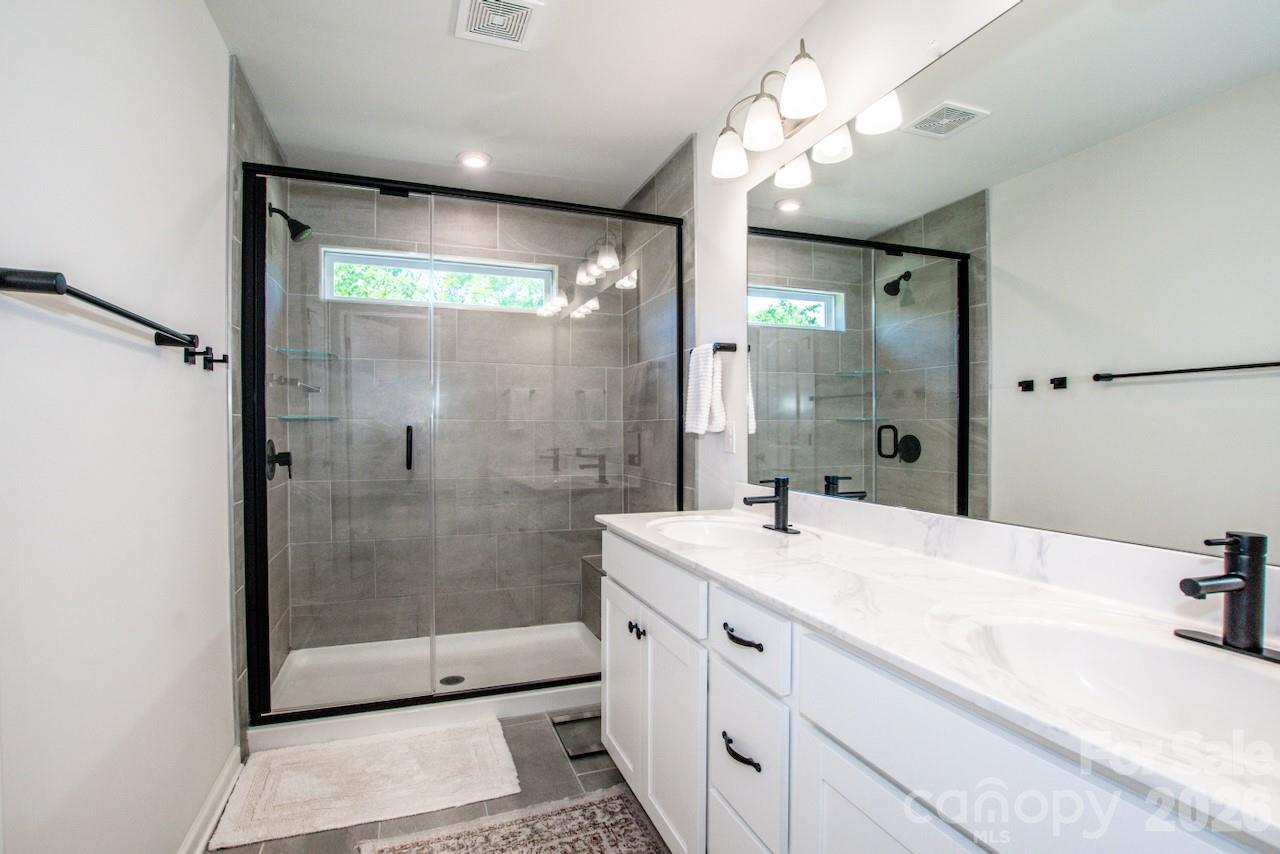 18036 Pear Hawthorne Drive — Huntersville