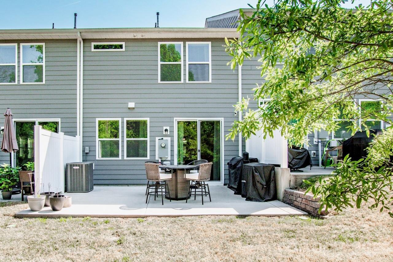 18036 Pear Hawthorne Drive — Huntersville