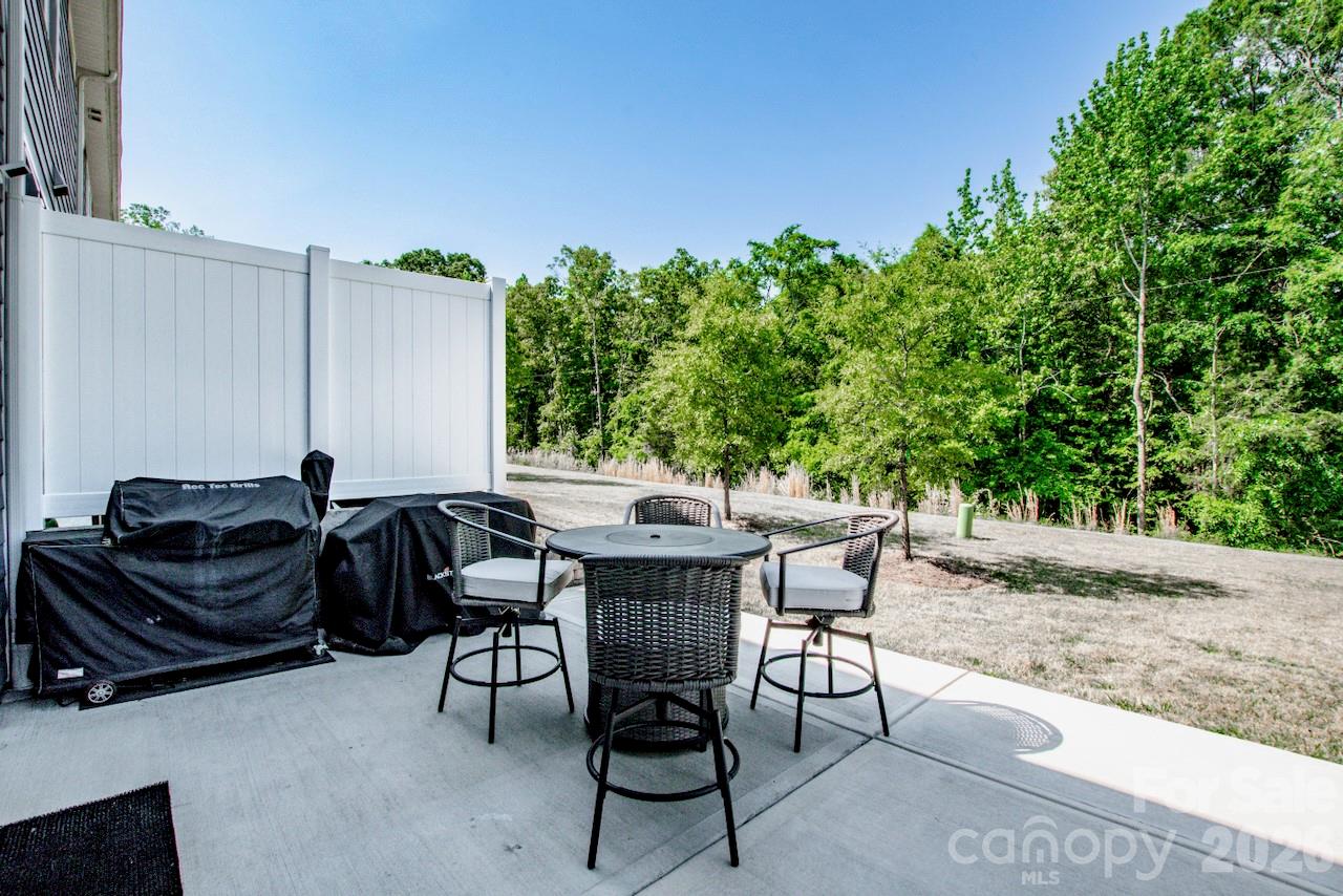 18036 Pear Hawthorne Drive — Huntersville