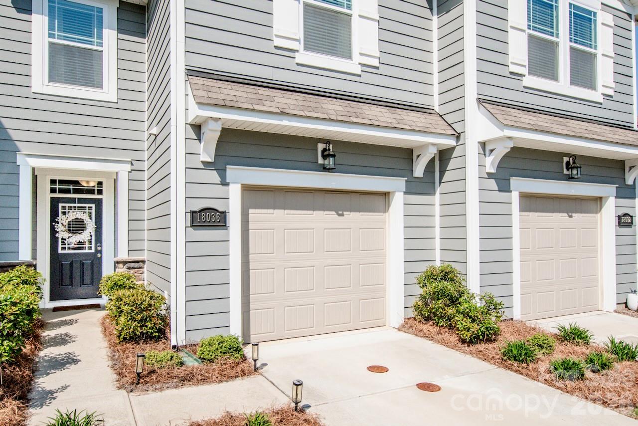 18036 Pear Hawthorne Drive — Huntersville
