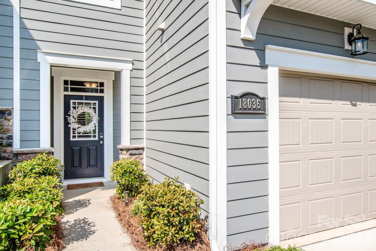 18036 Pear Hawthorne Drive — Huntersville